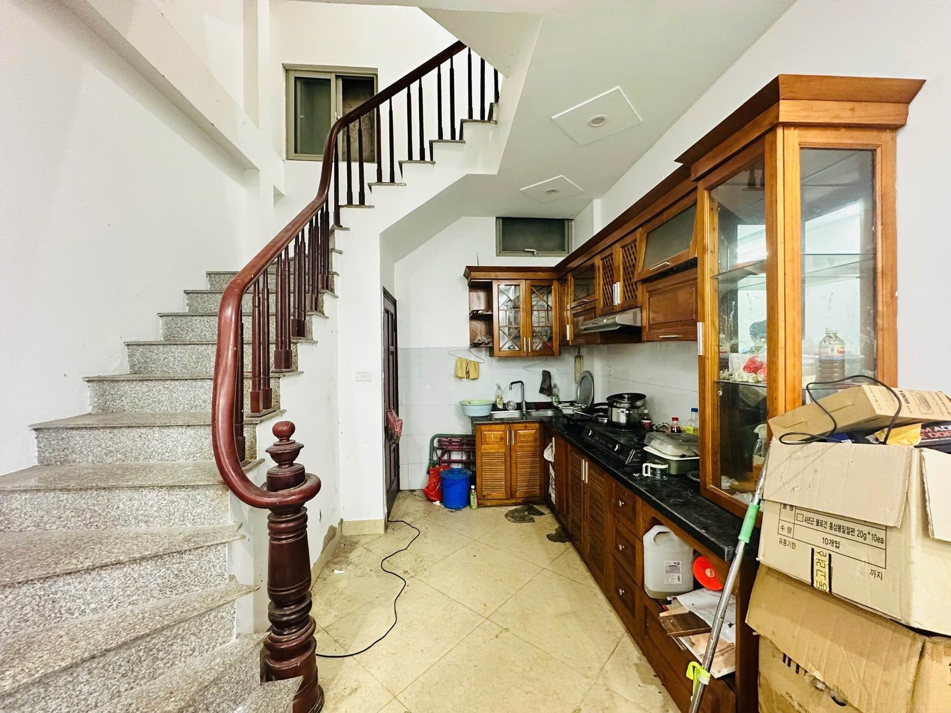 Bán nhà riêng tại Tây Hồ -Võng Thị nhà dân xây 5 tầng giá 7,5 tỷ.