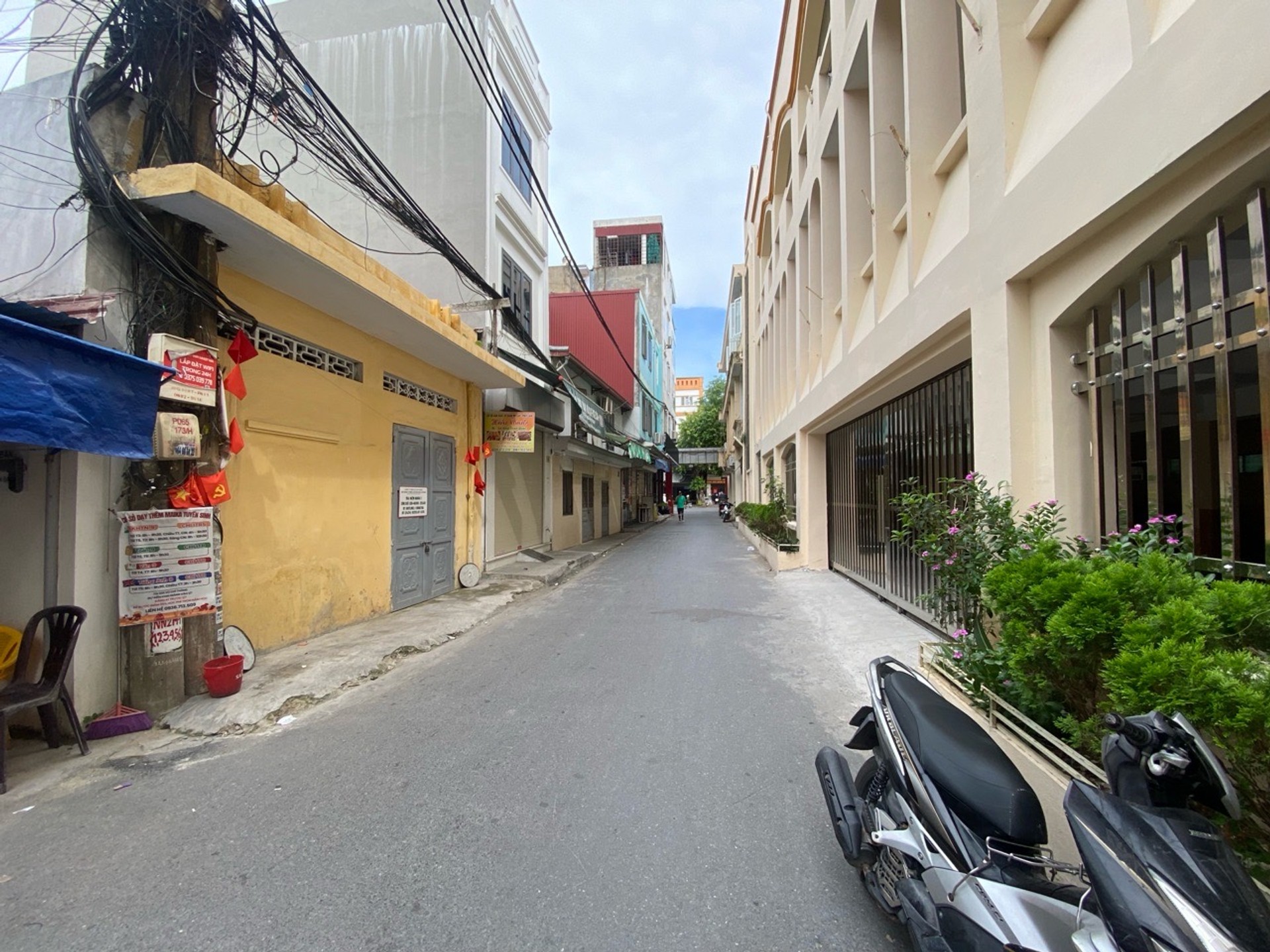 Nhà Mặt Ngõ Lô Góc Hai Mặt Thoáng Tại Khu Vực Trung Tâm