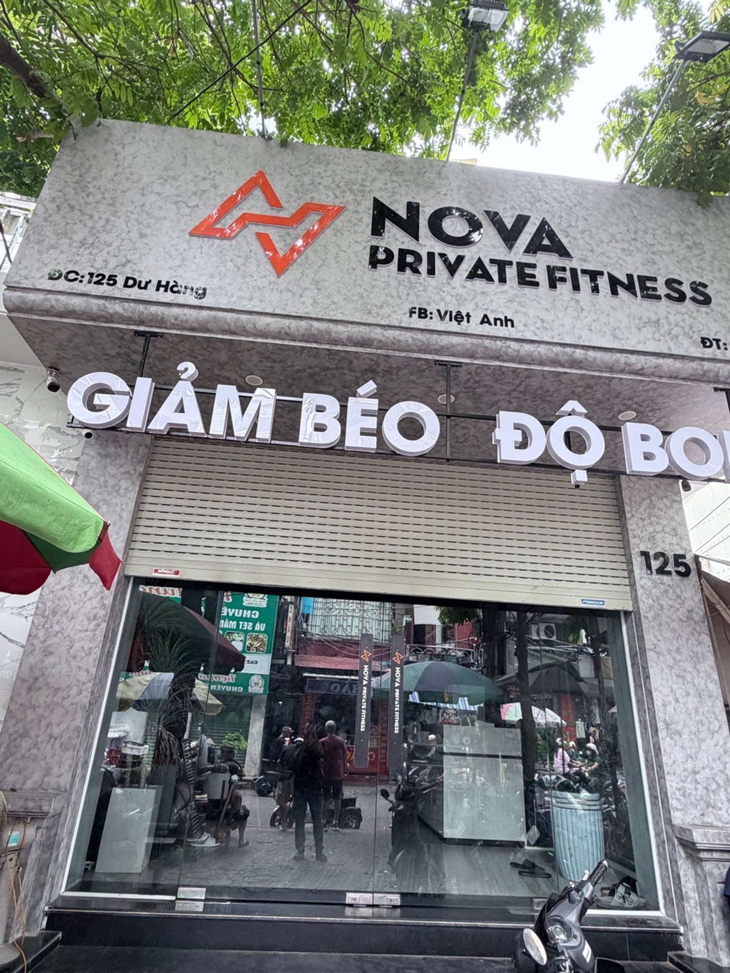 Nhà mặt phố lô góc, thang máy, vỉa hè rộng tại khu phố sầm uất Dư Hàng
