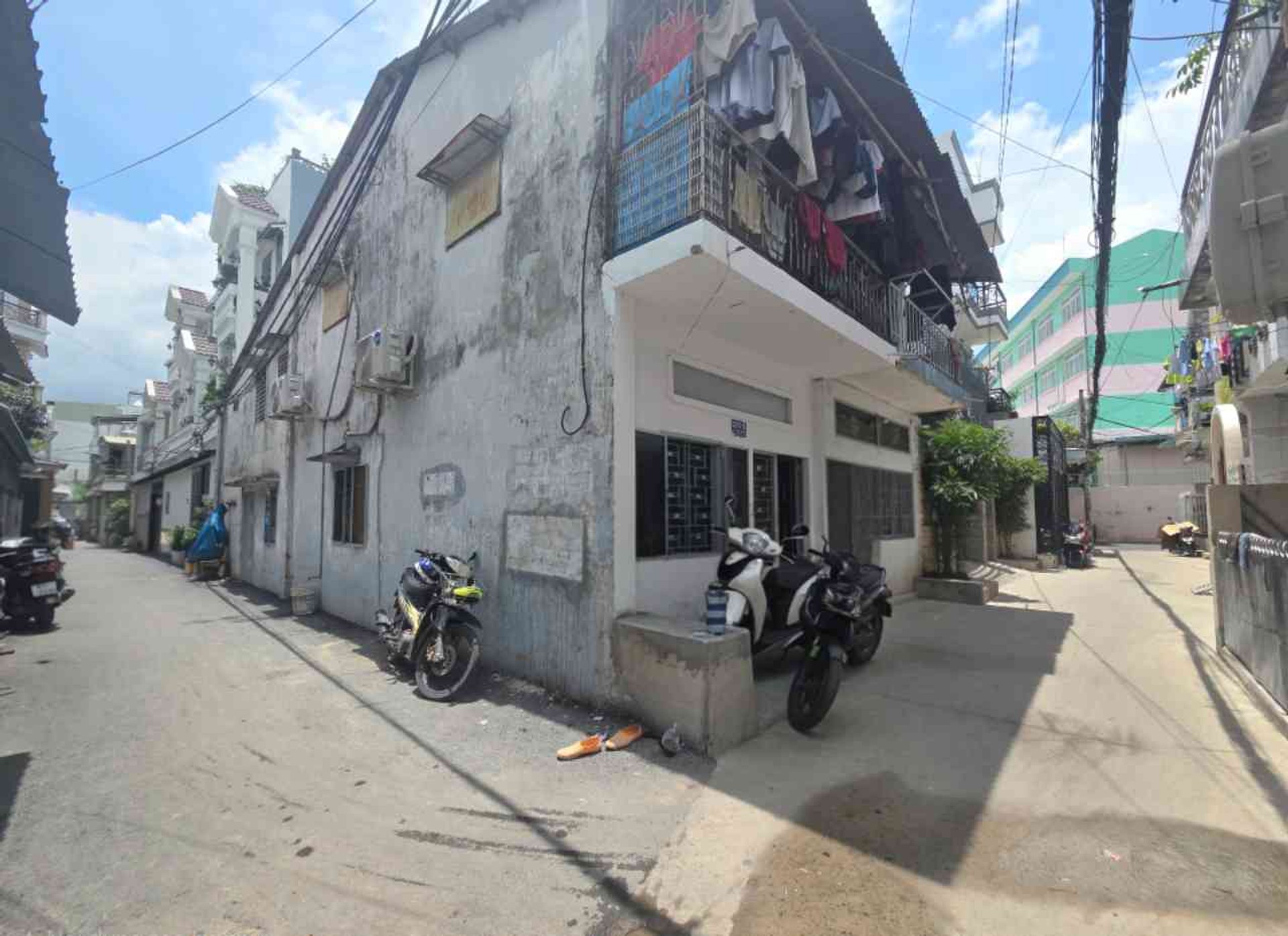 Nhà 2 tầng siêu tiện ích, xe hơi đậu cửa tại Gò Vấp