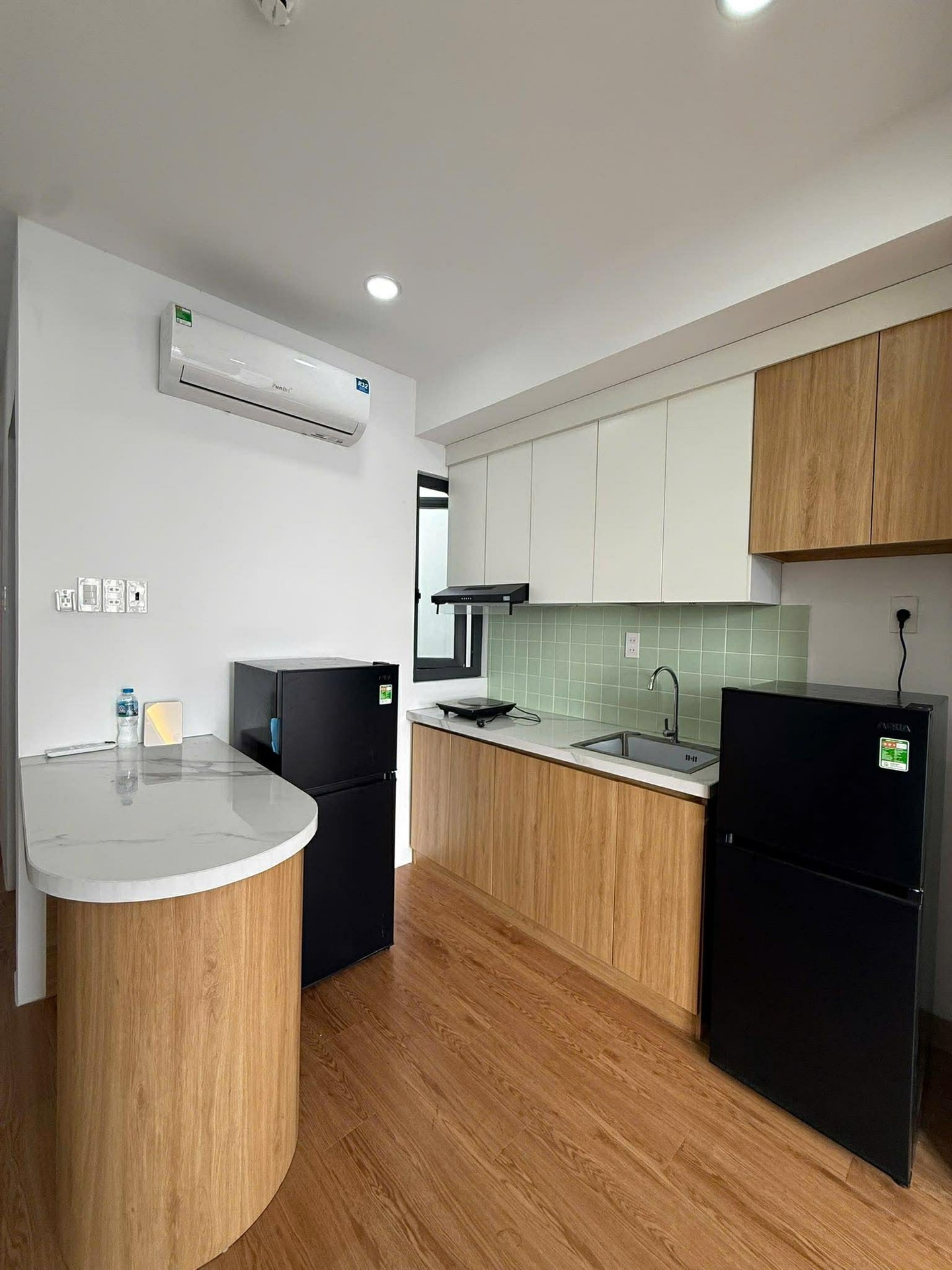 Bán nhà mặt phố Lê Quốc Trinh, 4 tầng, 61.2m2, giá 10.5 tỷ