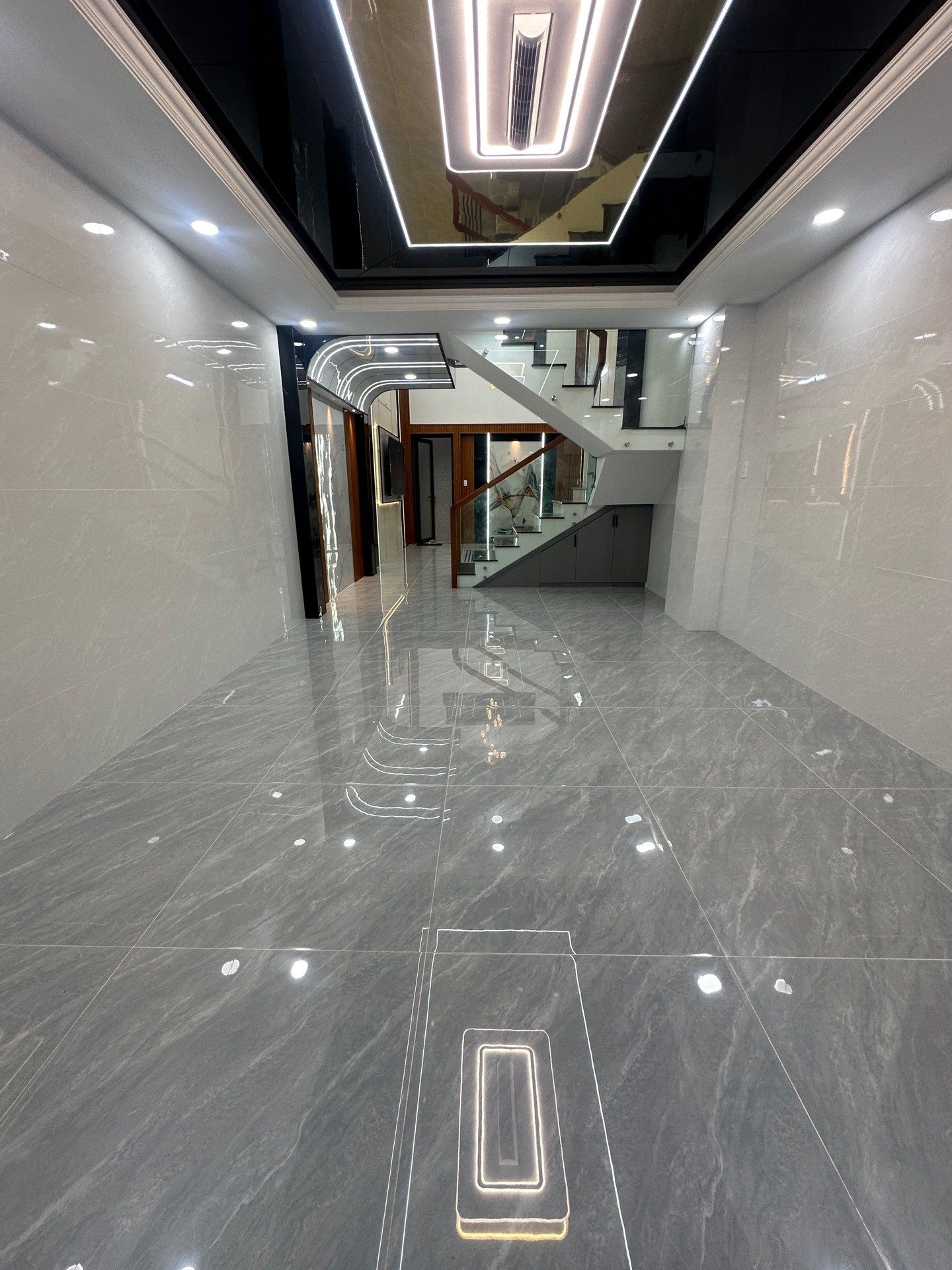 Bán nhà riêng HXH Lê Thị Riêng, Phường Thới An, 54m2, 4 tầng, pháp lý chuẩn