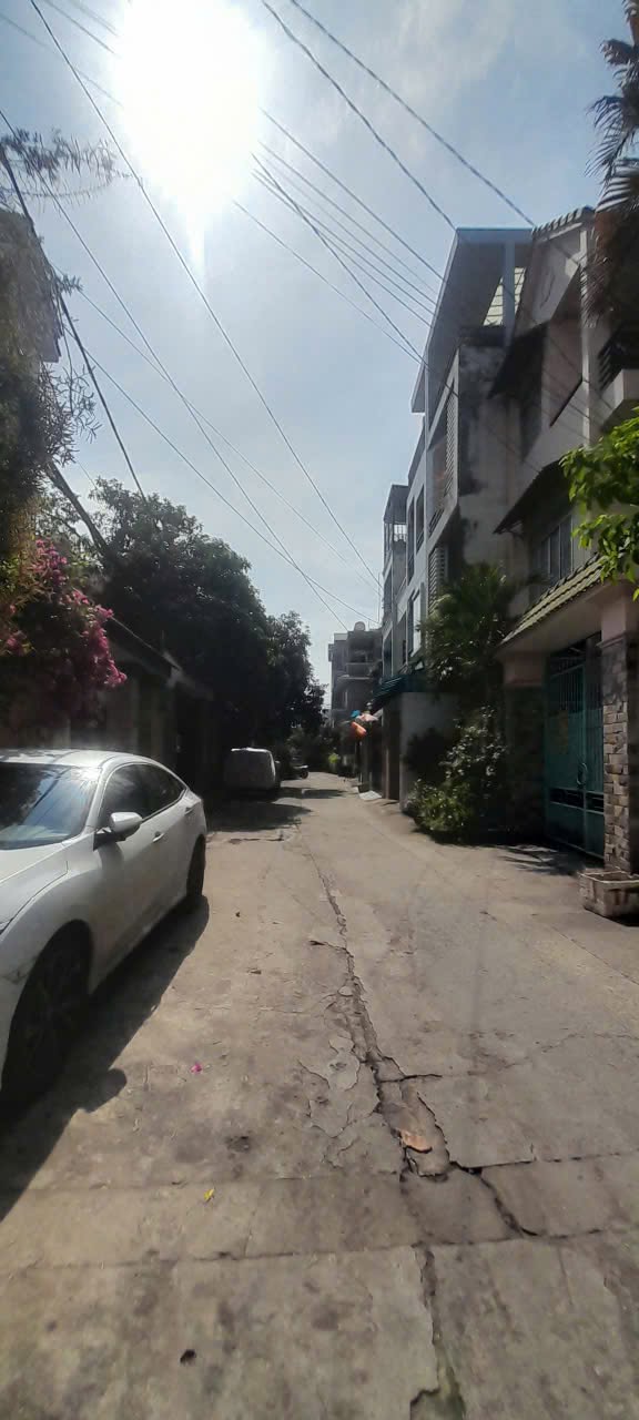 🎯 BIỆT THỰ 3 TẦNG ĐẸP QUẬN 2– DT:310M² - NGANG 10M VUÔNG ĐẸP – GIẢM 2 TỶ CHỈ 27 TỶ