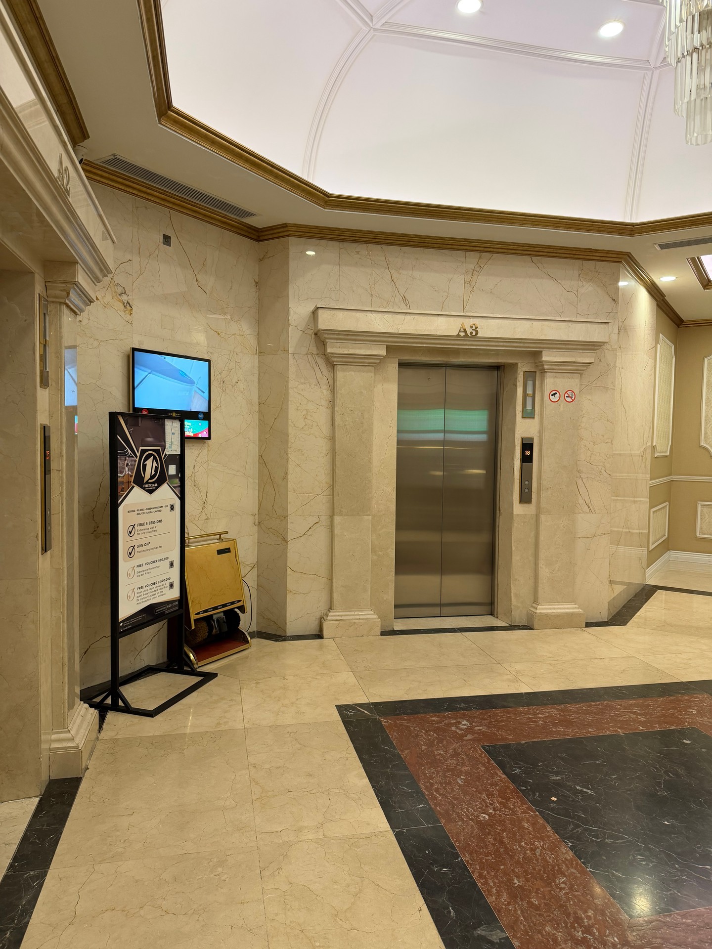 Căn hộ sang chảnh view Hồ Tây, sống ngay giữa lòng Tây Hồ