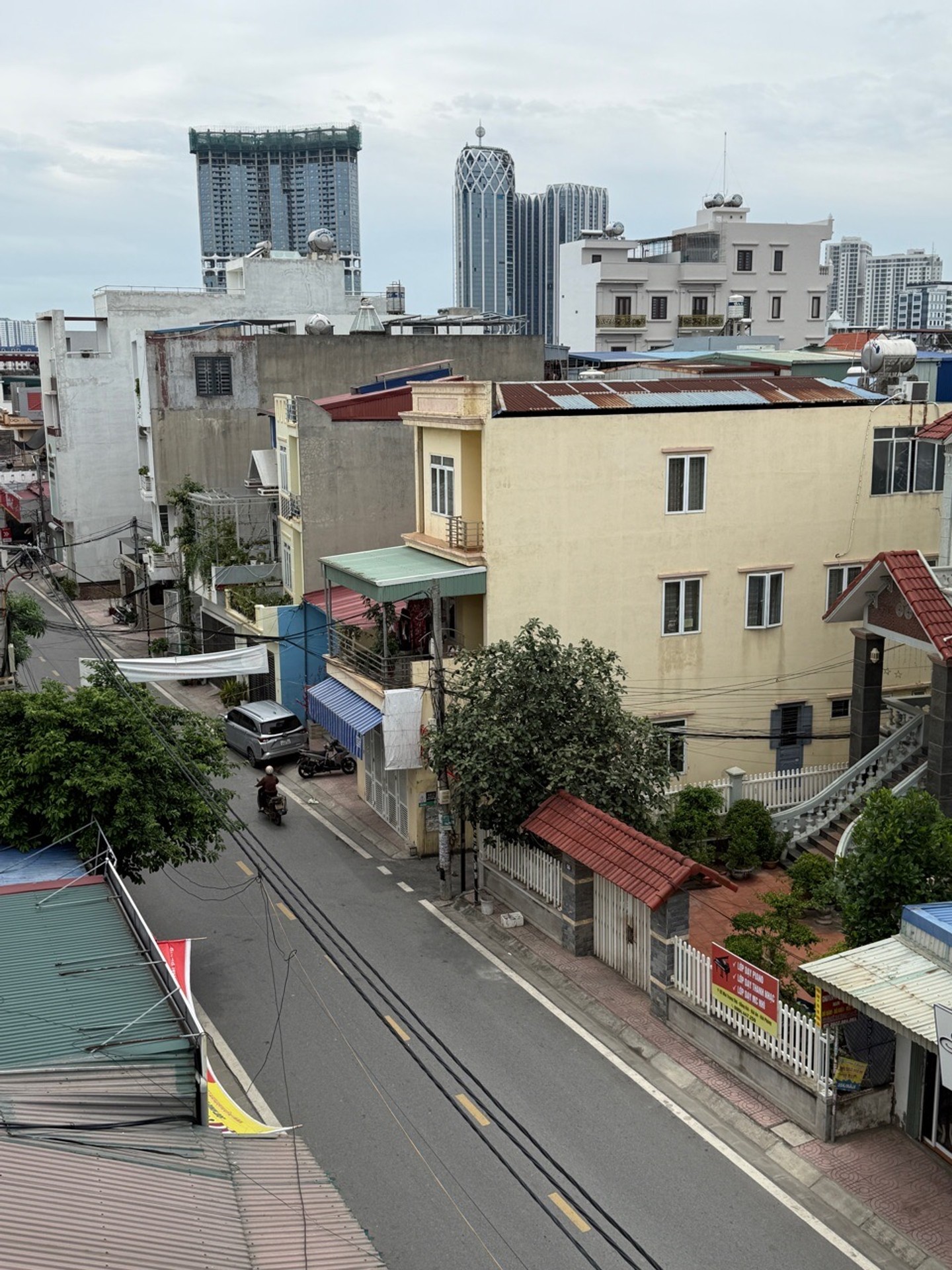 Bán nhà mặt phố Lũng Bắc lô góc 3 mặt thoáng, kinh doanh đa năng