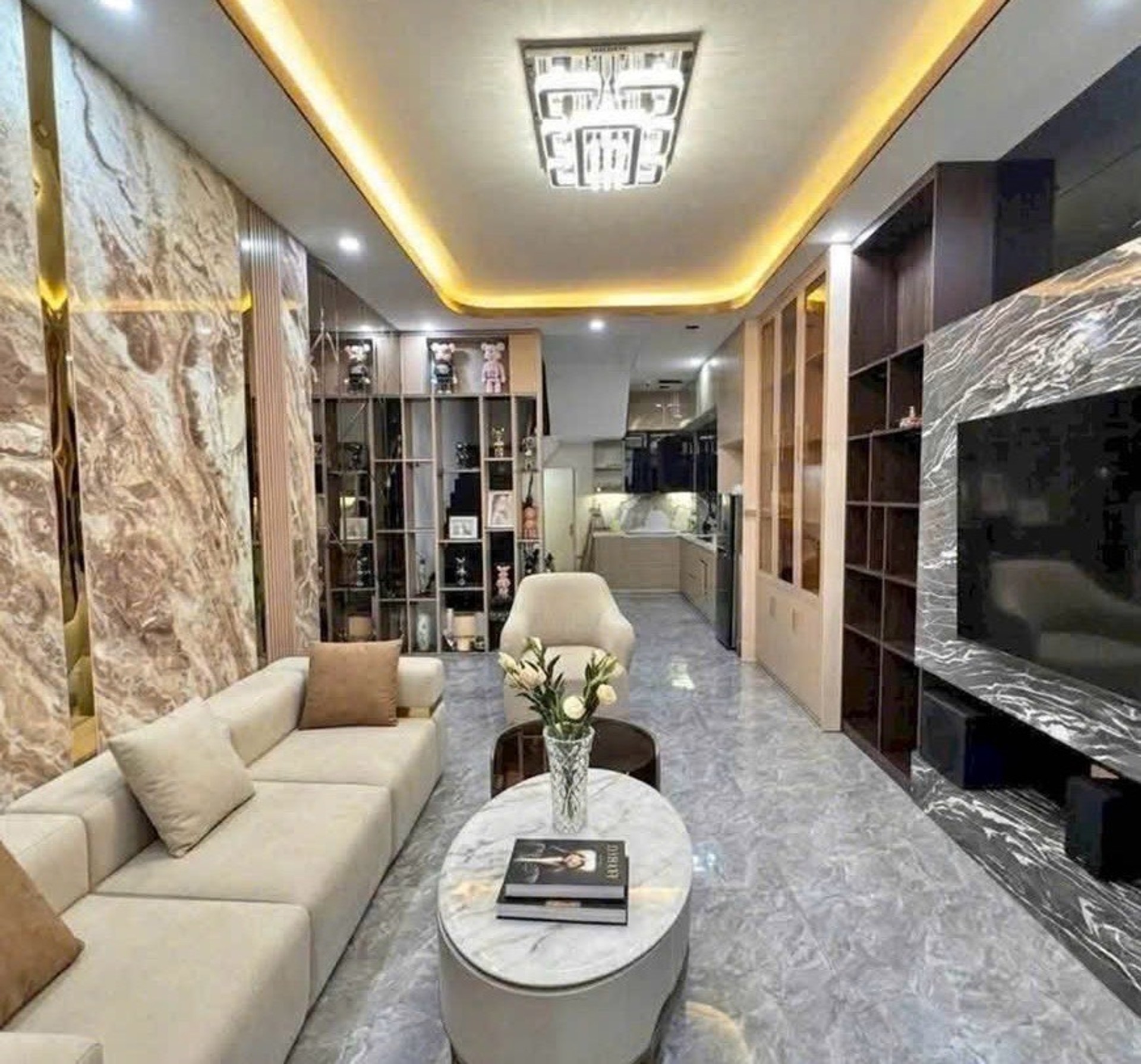 Nhà 5 tầng ô tô đỗ cửa - giá đẹp khu Ngô Thì Nhậm