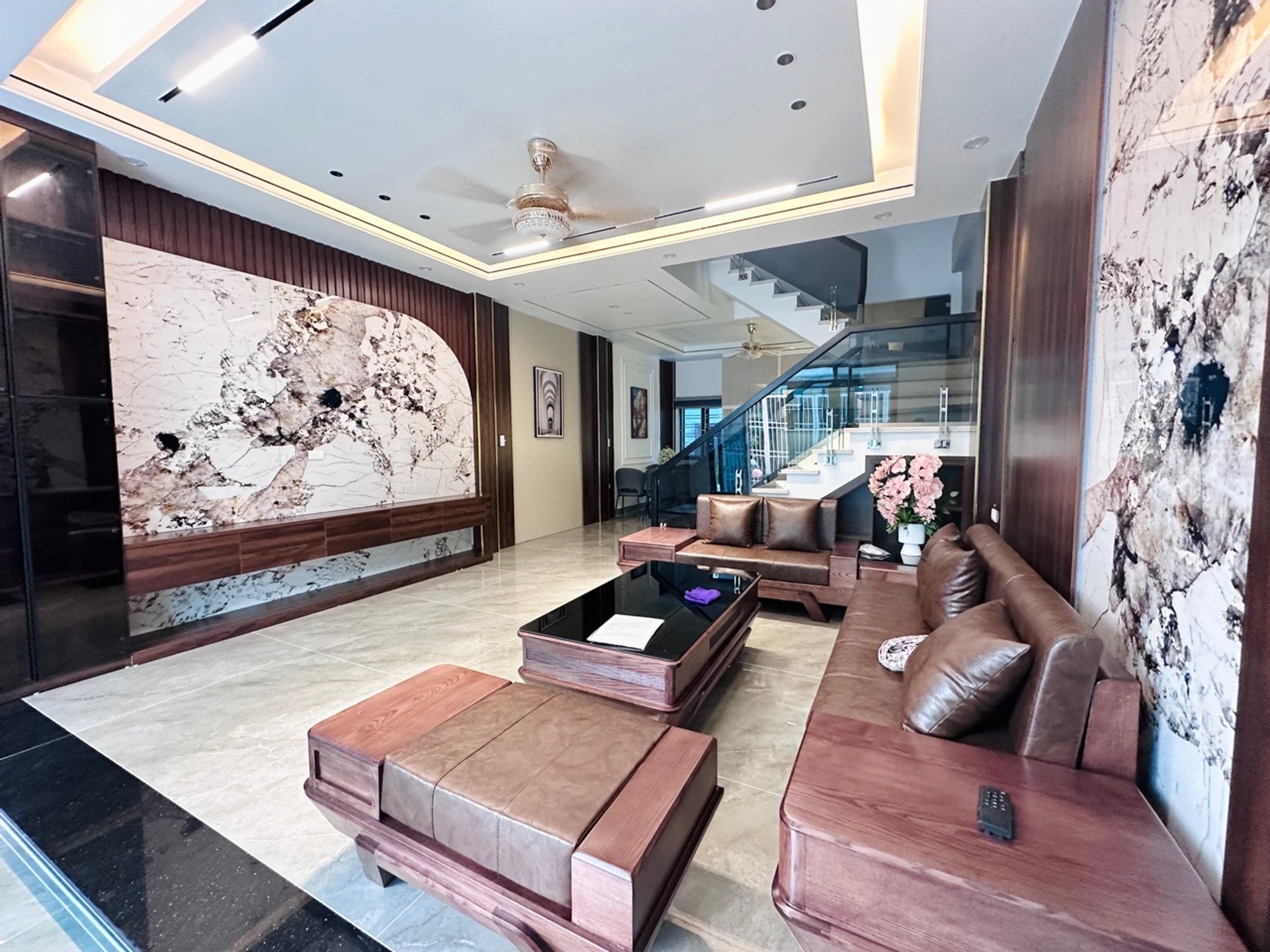 Cơ hội hiếm có tại An Dương - Nhà 3 tầng sang trọng, phong cách nghỉ dưỡng ngay tại nhà