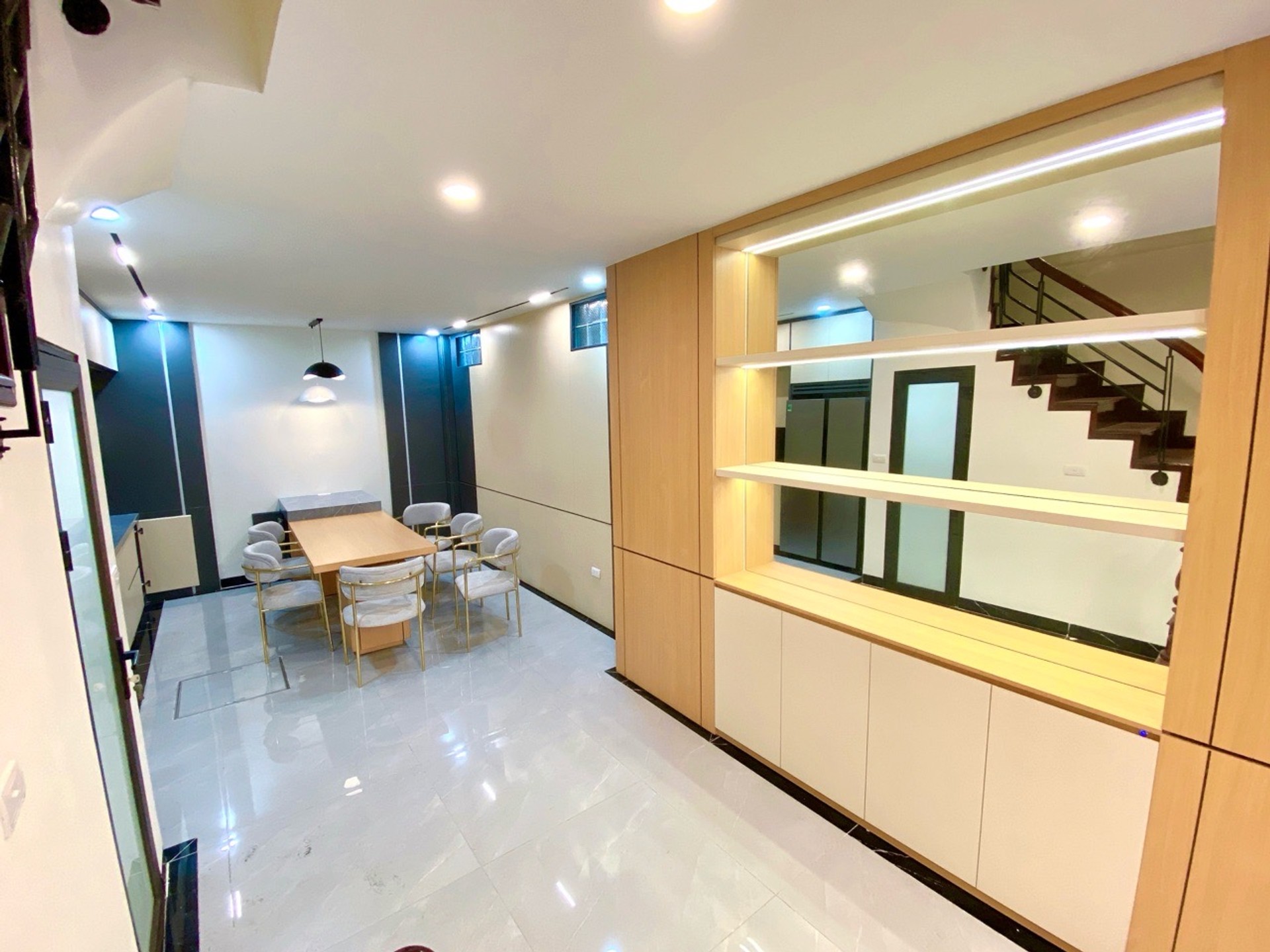 Bán nhà Mỹ Đình, mặt ngõ thông, ô tô đỗ cửa, 55m, 4tầng, thang máy, nhà mới đẹp, giá đầu tư.