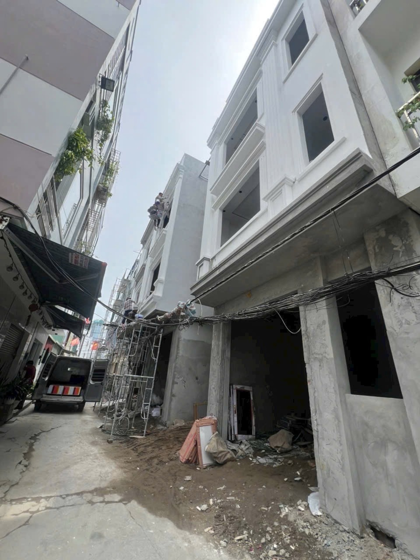 Nhà riêng lô góc xây mới tại khu vực Trung Lực với thiết kế hiện đại