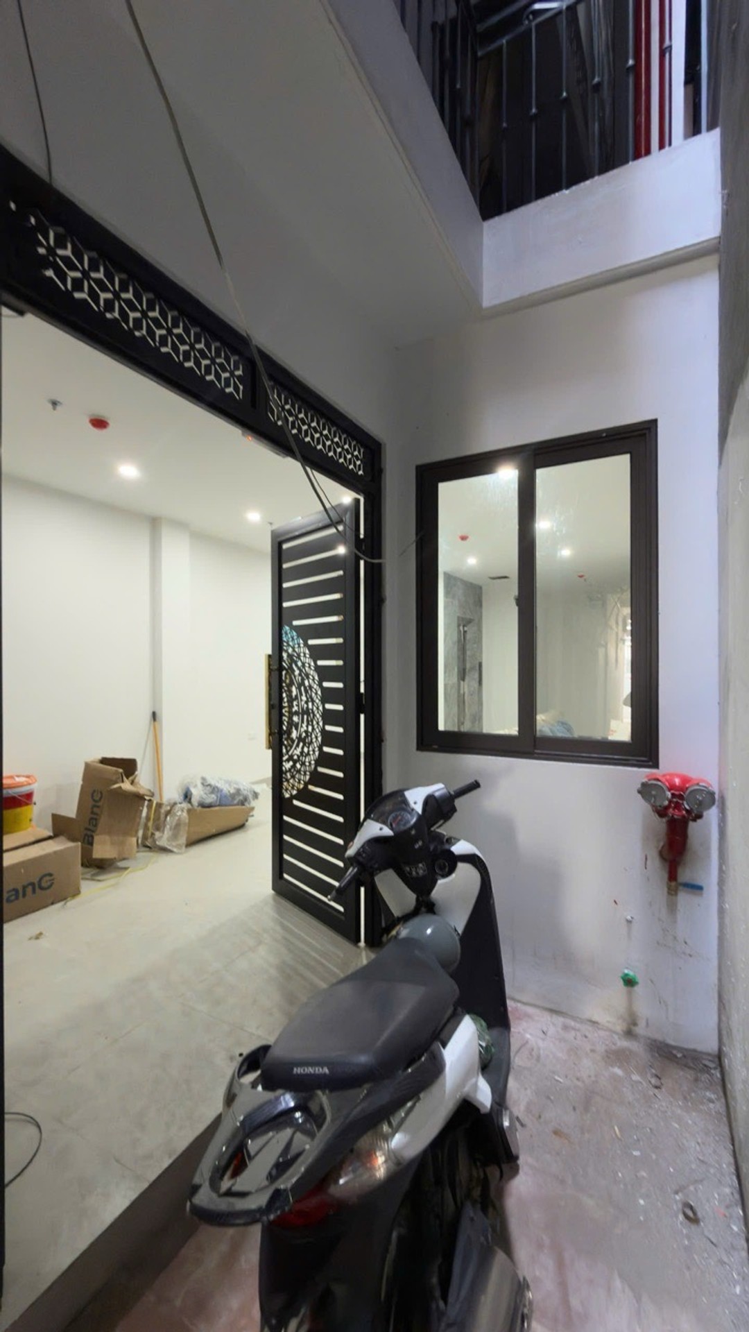 Căn hộ dịch vụ cao cấp Định Công Thượng 6 tầng, thang máy, 10 phòng khép kín, dòng tiền ổn định.