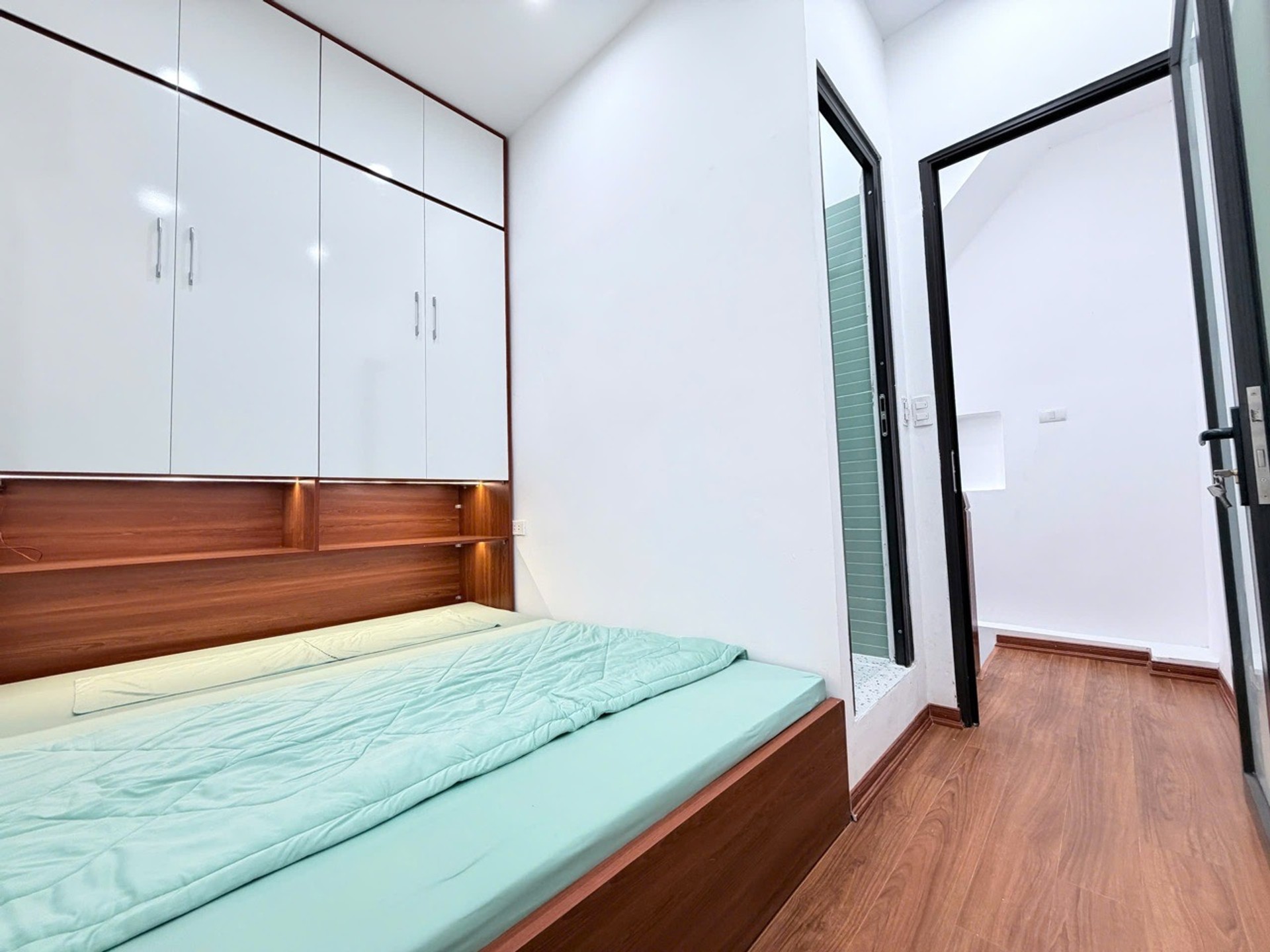 🌺🌺🌺SIÊU HIẾM - BÁN NHÀ 15M² SÁT HỒ VĂN HƯƠNG - 5 TẦNG 3PN - FULL NỘI THẤT - SỔ ĐỎ CHÍNH CHỦ