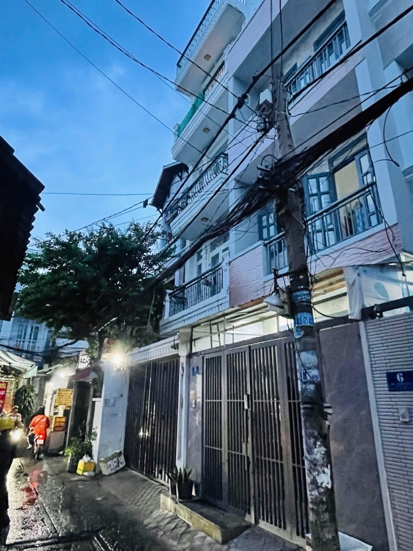 Bán nhà mặt phố Bùi Xuân Phái, Tân Phú, mặt tiền 3.3m, giá 4.9 tỷ có thương lượng
