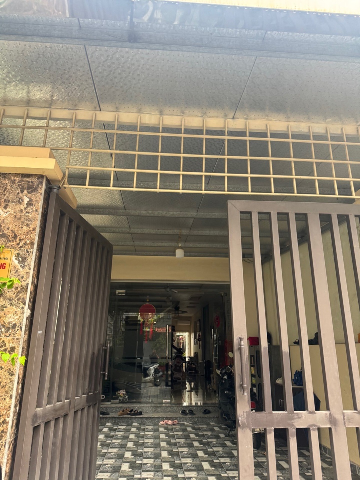 Nhà riêng 3 tầng thiết kế hiện đại tại trung tâm Thiên Lôi gần AEON Mall