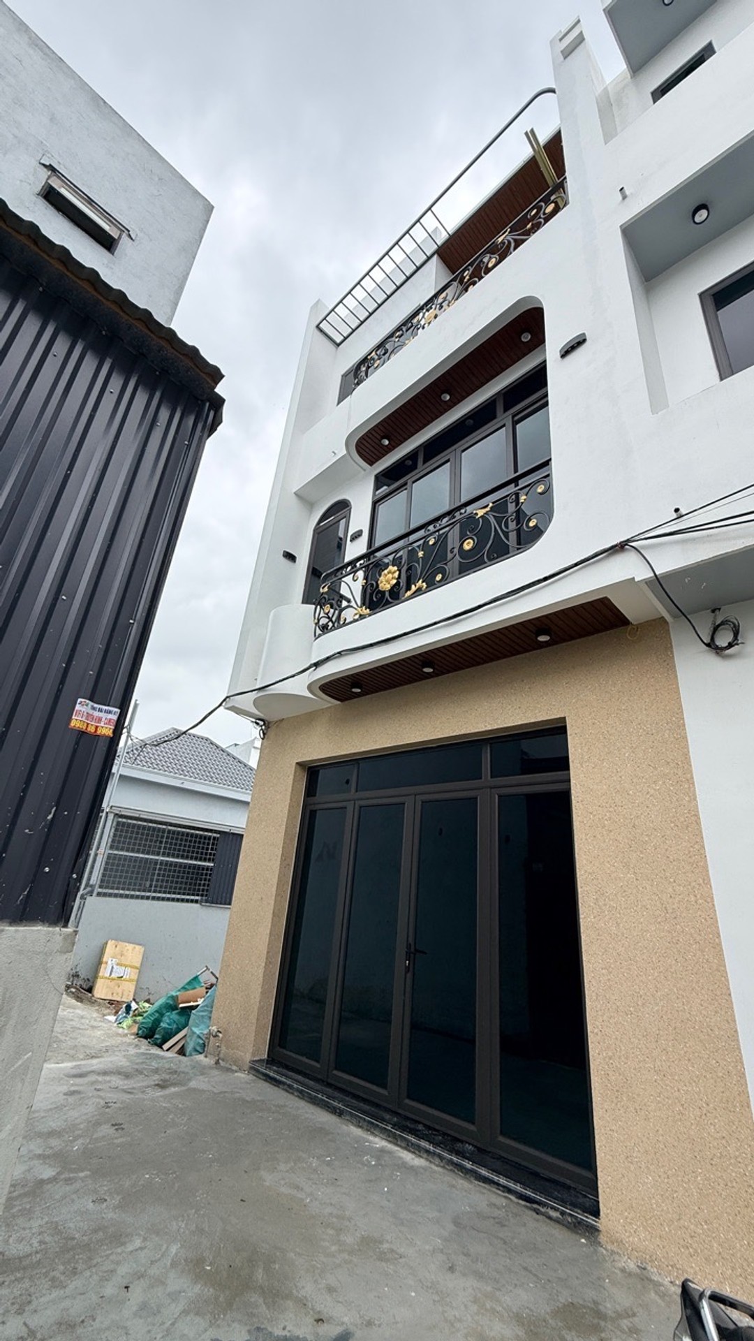 Bán nhà riêng 3 tầng tại khu vực Kiều Trung, Hồng Thái, nhà mới xây độc lập