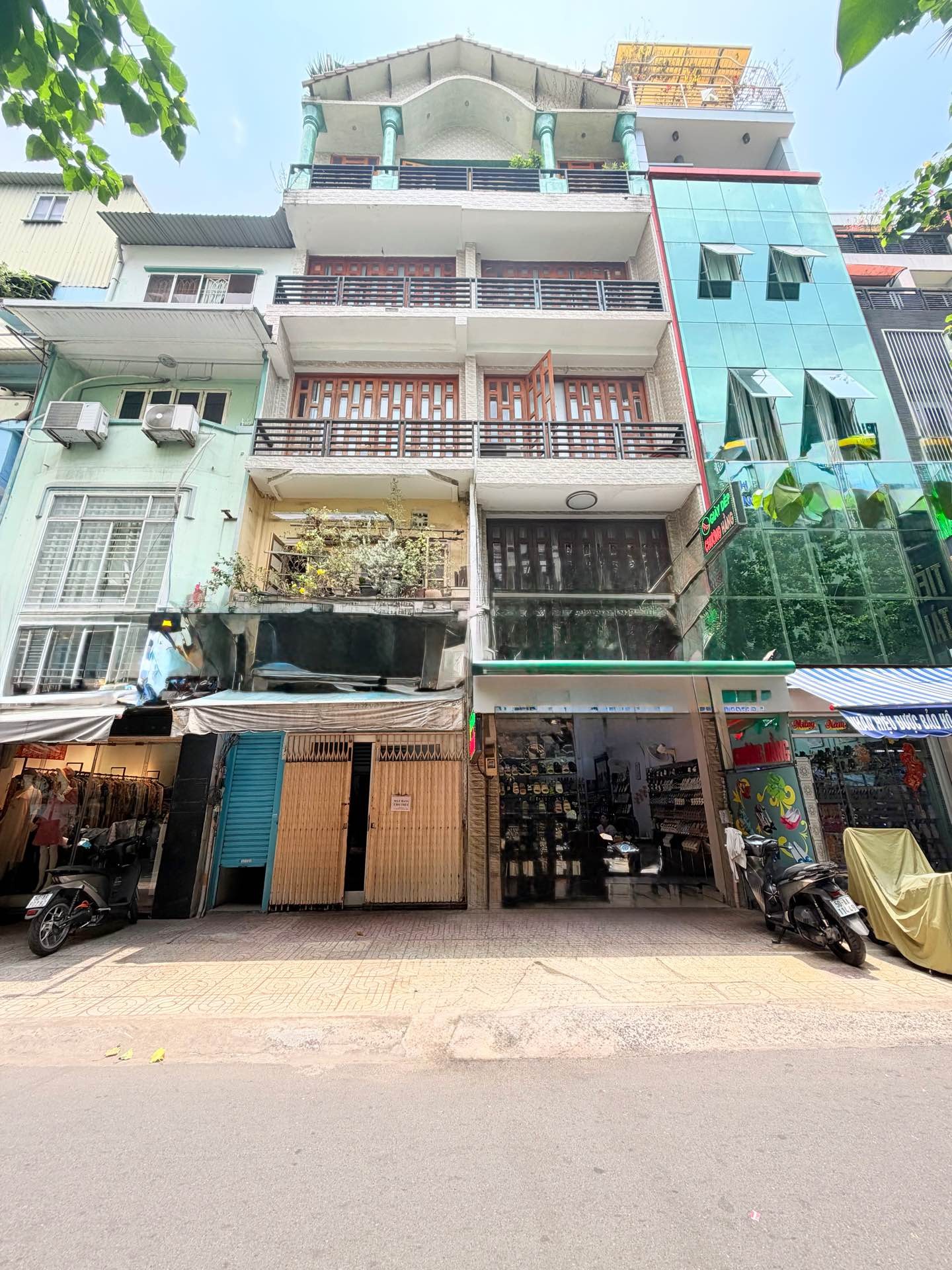 Nhà mặt phố 6 tầng thang máy giá tốt gần An Đông Plaza Quận 5