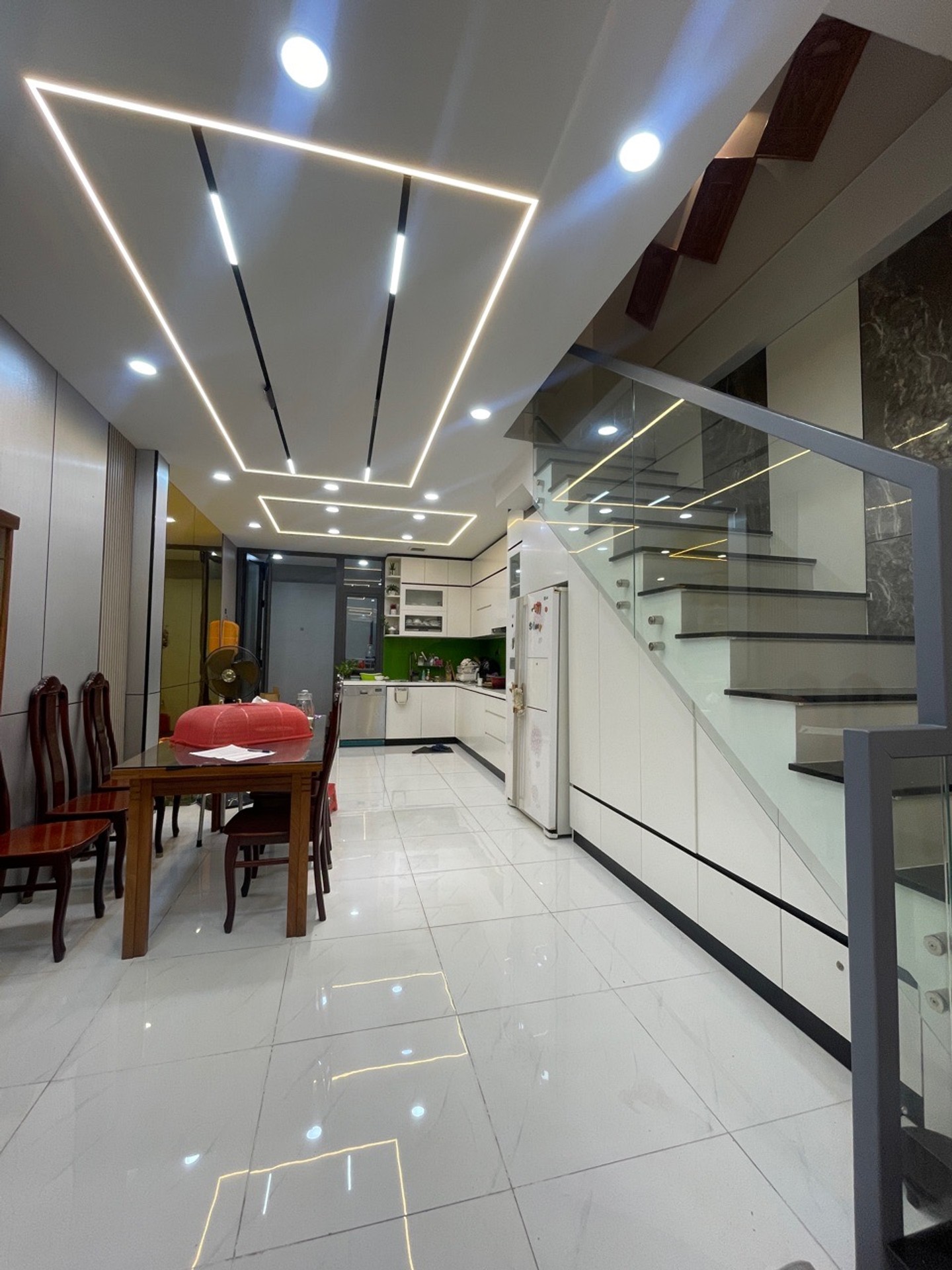 Bán nhà mặt phố Phan Huy Thực, Quận 7, 4 tầng, nội thất cao cấp, diện tích 70.3 m² -0934 194 634 E
