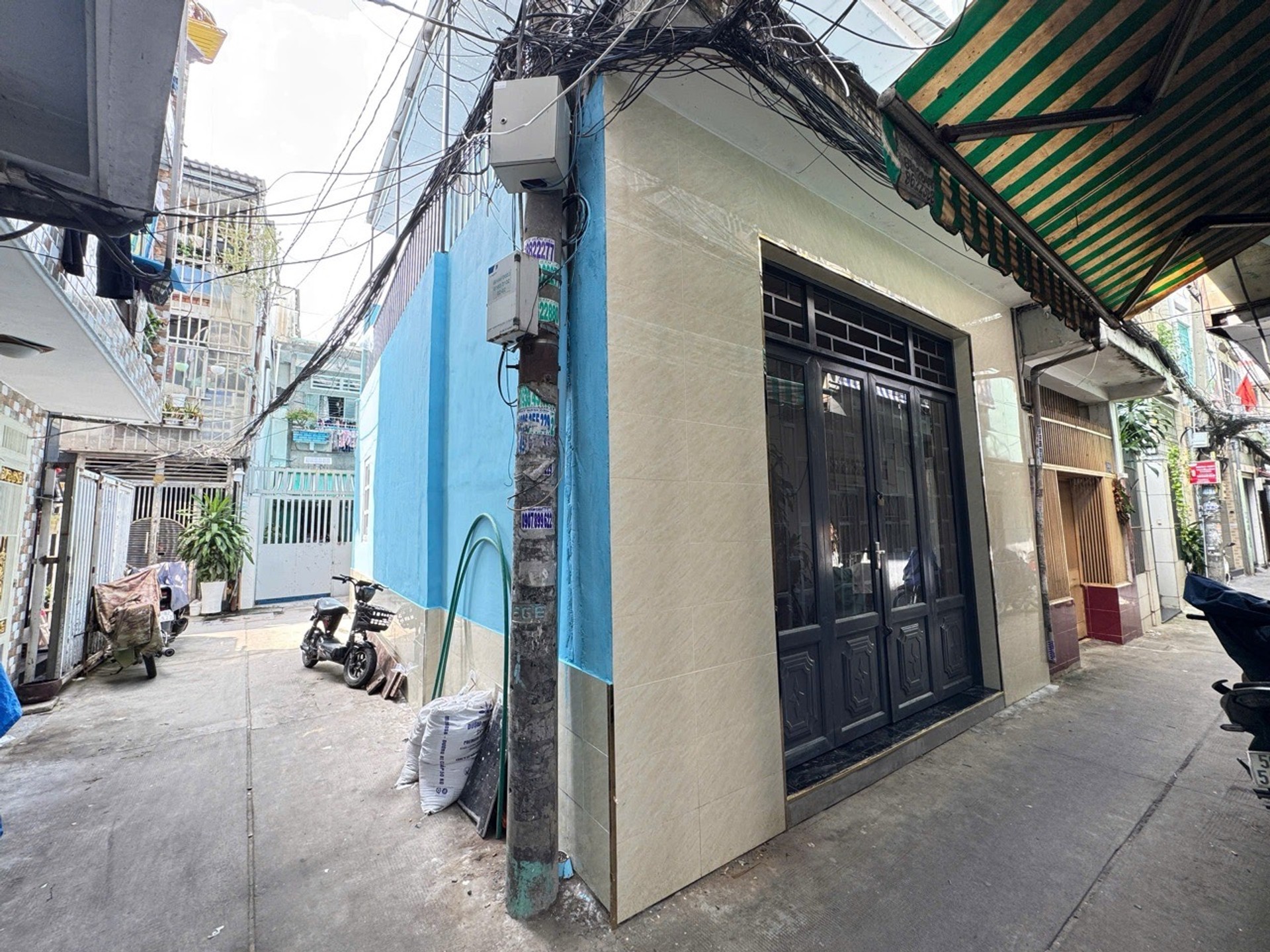 Bán nhà riêng tại Phường Vườn Lài, Quận 10, nhà mới sửa, 5 phòng ngủ, thu nhập cho thuê ổn định
