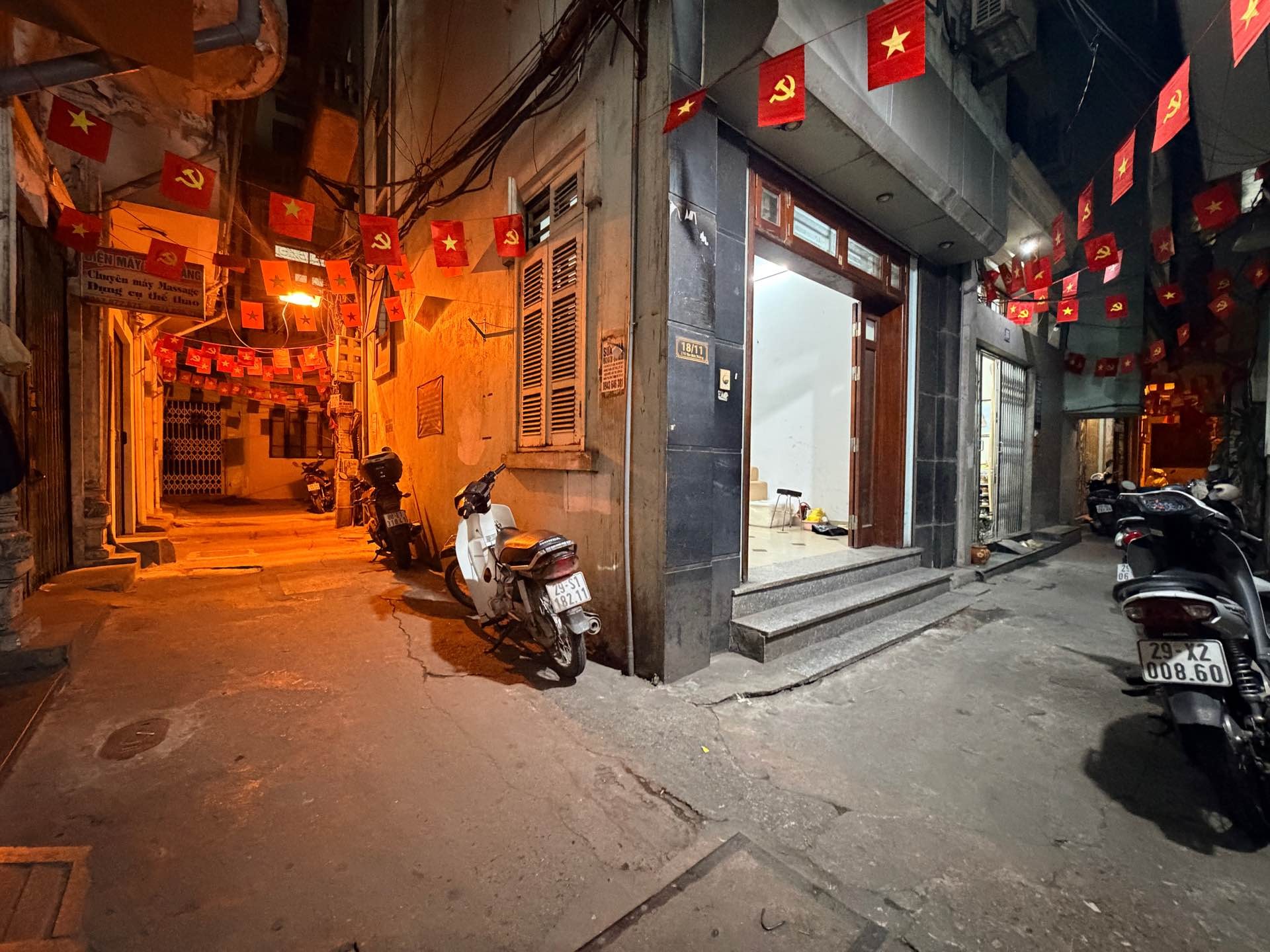 NHÀ MẶT NGÕ THÔNG TÔN ĐỨC THẮNG - DÂN XÂY- MỘT BƯỚC Ô TÔ TRÁNH - GẦN PHỐ