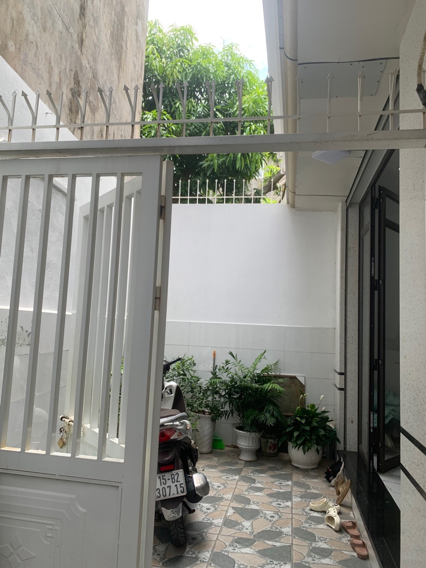 Nhà độc lập, chắc chắn, quận trung tâm - Cơ hội sở hữu giá tốt