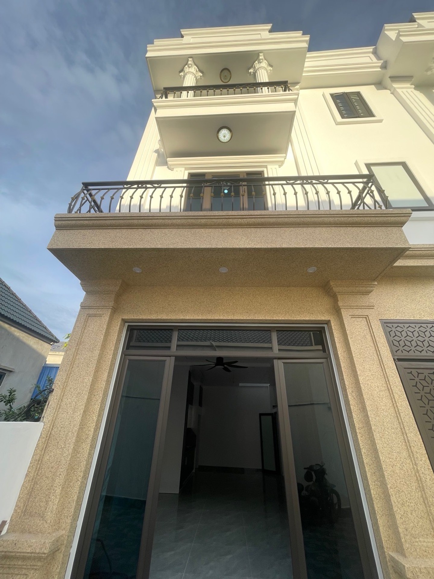 Bán nhà riêng 3 tầng tại Đồng Quang - Đặng Cương, diện tích 61.4m2, thiết kế hiện đại