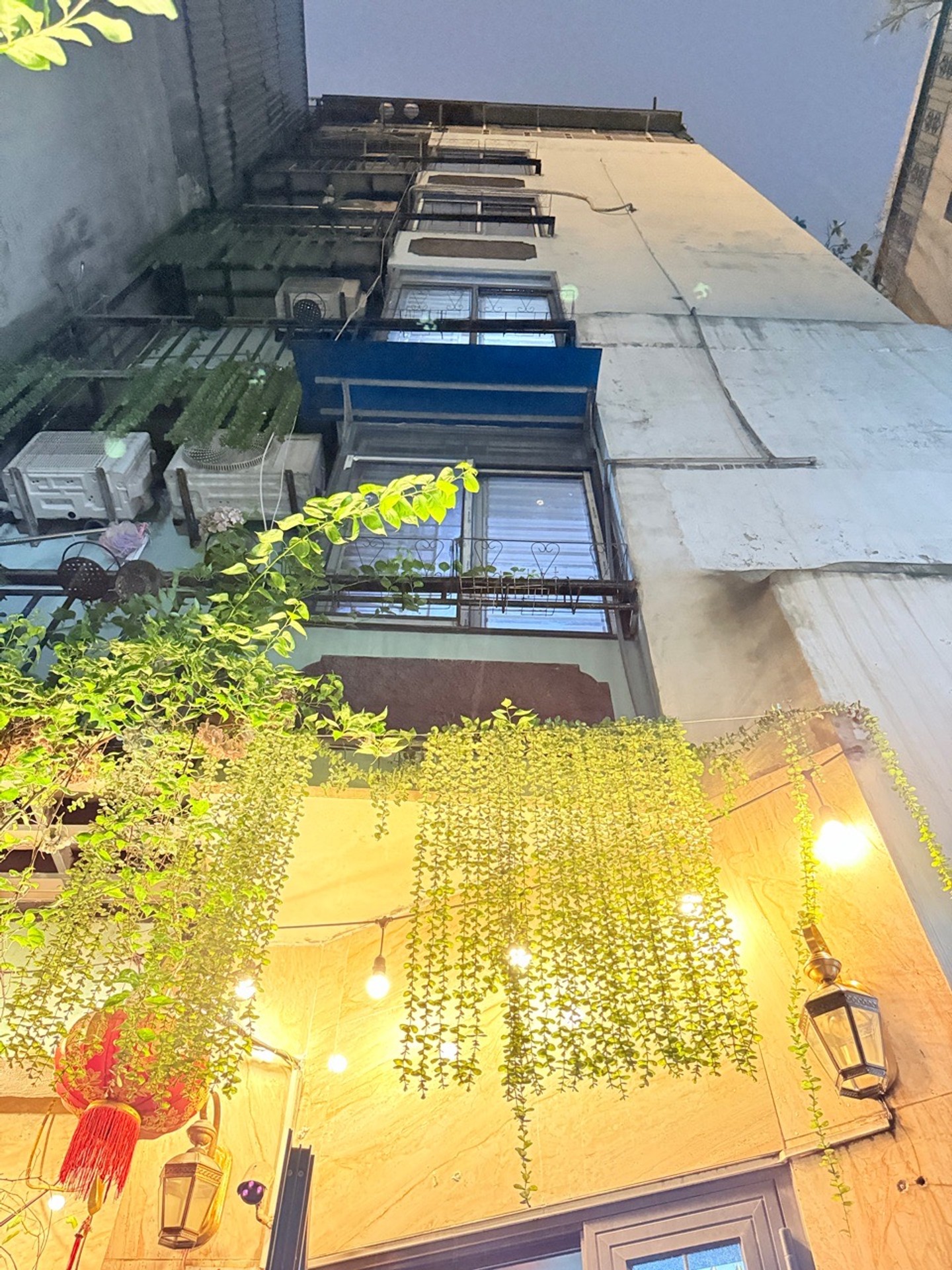 PHỐ CỔ HÀNG VÔI – HOÀN KIẾM ✨
🌿 NHÀ ĐẸP 2 THOÁNG – GẦN PHỐ – KHAI THÁC LƯU TRÚ TỐT