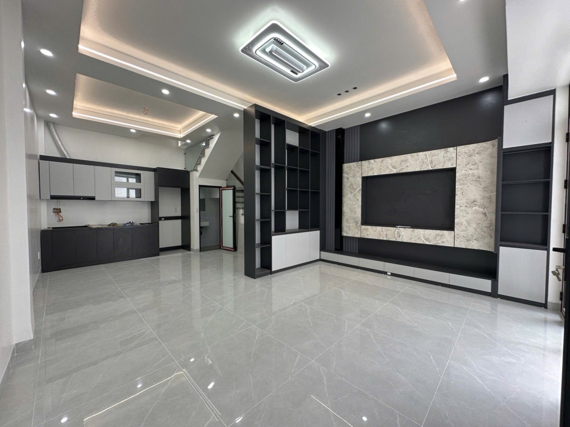 Nhà 4 Tầng Trung Tâm Phường Phù Liễn - Cơ Hội Vàng Sở Hữu Ngay