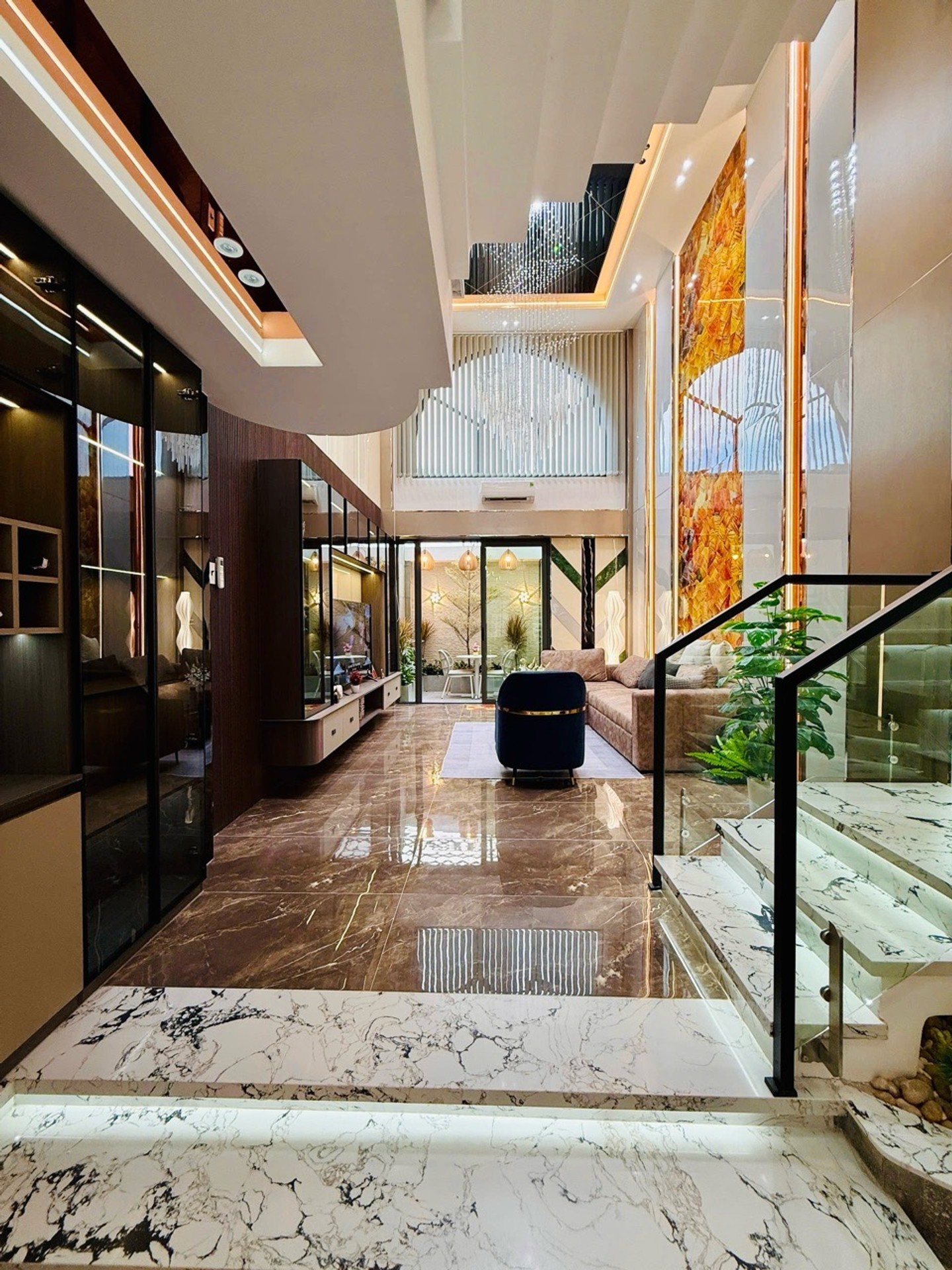 Nhà riêng 5 tầng mới xây tại phường Thới An, Quận 12, diện tích 68 m²