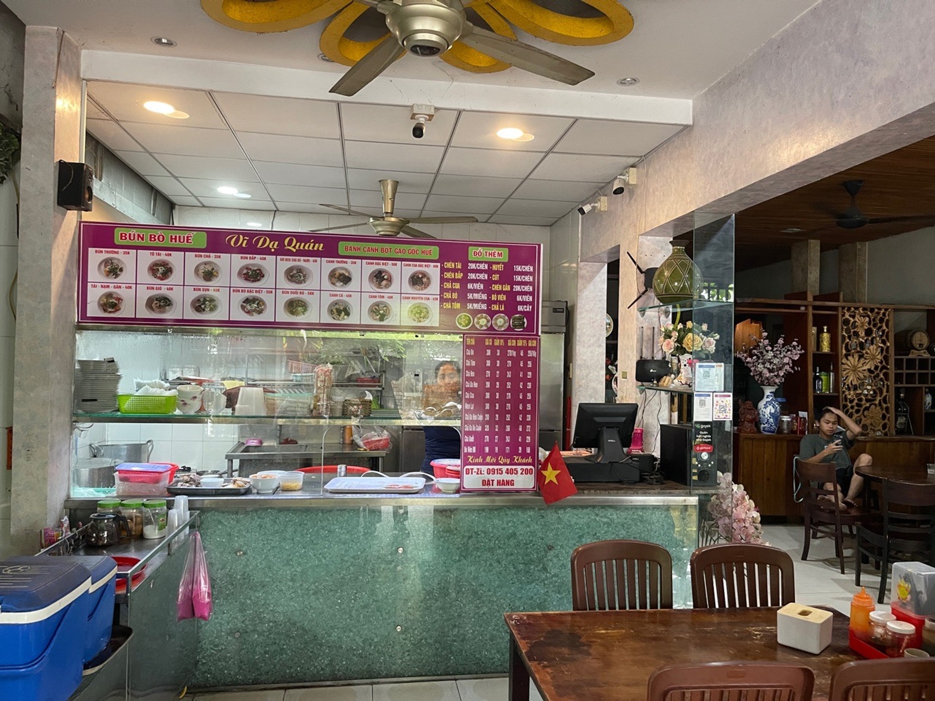 Nhà mặt phố lô góc 2 mặt tiền Hiệp Thành giá sốc giảm ngay còn 15,8 tỷ