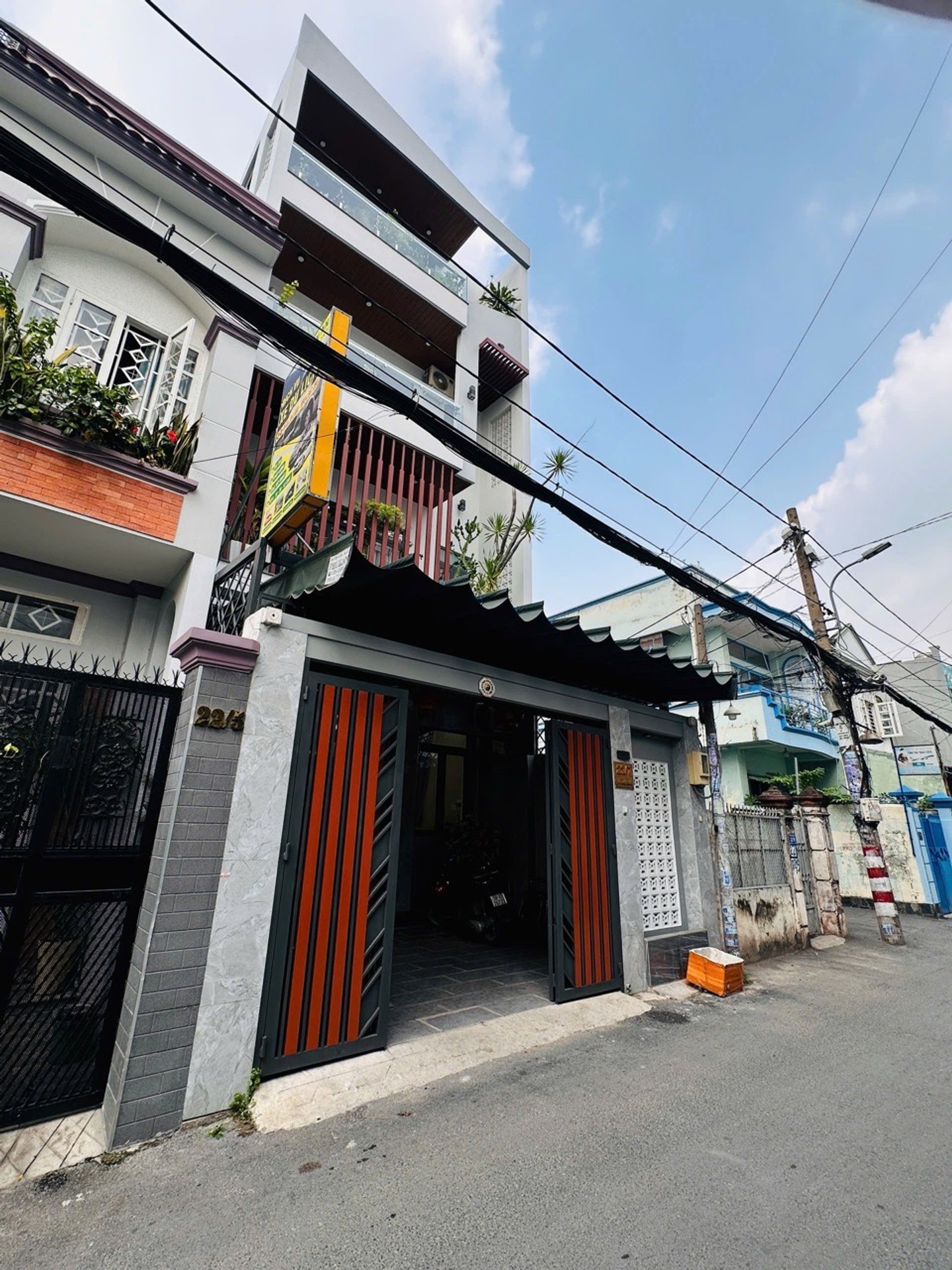 GIẢM 1 TỶ – GIÁ MỚI 17,5 TỶ – BIỆT PHỦ GẦN CÔNG VIÊN LÀNG HOA
🏡 6 × 18m | 108m² | 1 trệt + 3 lầu