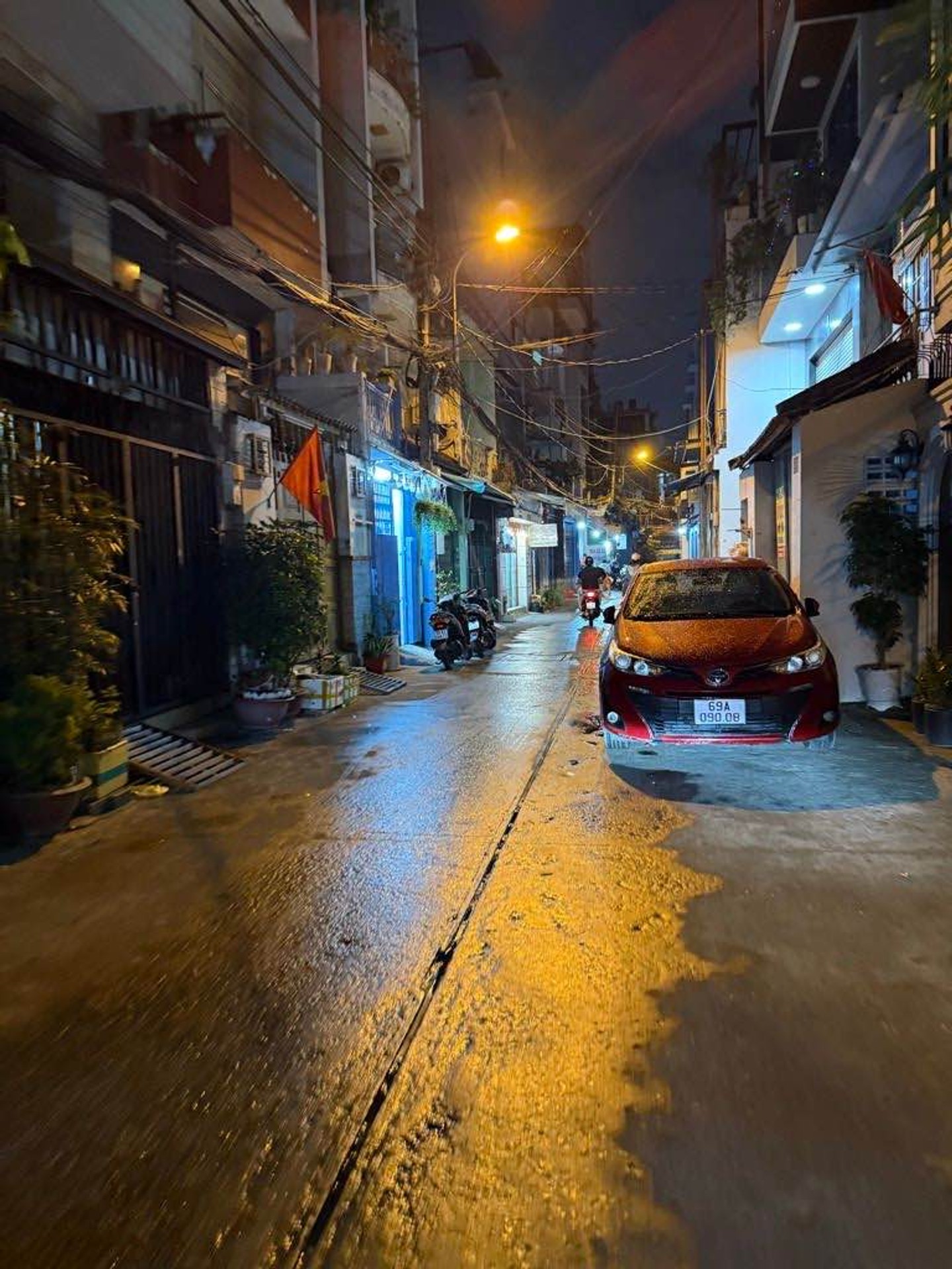 Bán nhà riêng 4 tầng 4 phòng ngủ tại phường Ông Ích Khiêm, giá 12,3 tỷ