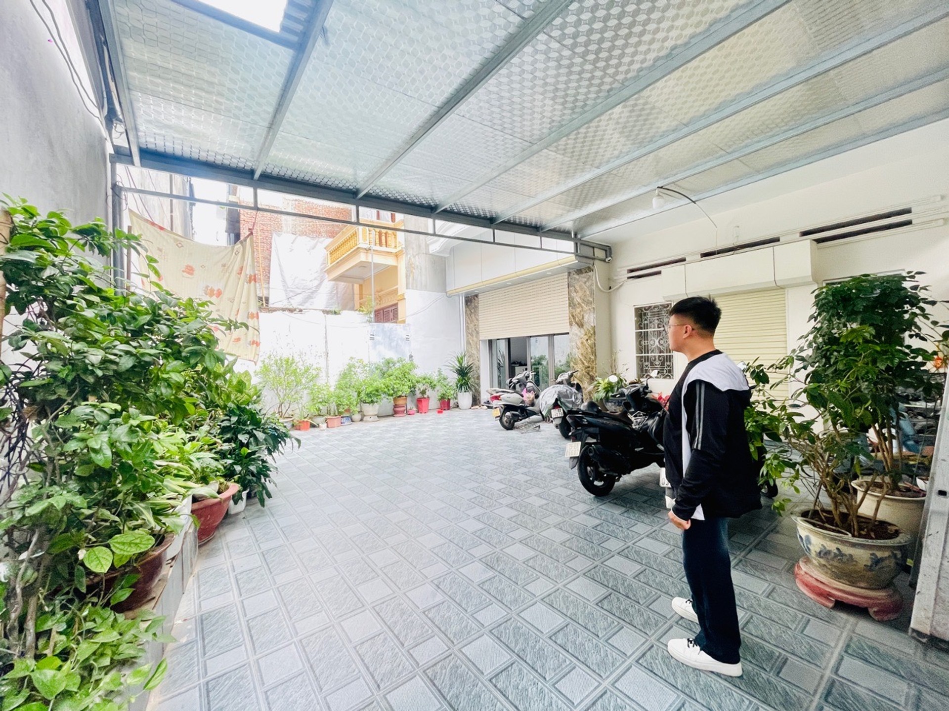Nhà riêng 3 tầng hướng Nam tại khu dân cư Chùa Hàng với thiết kế hiện đại