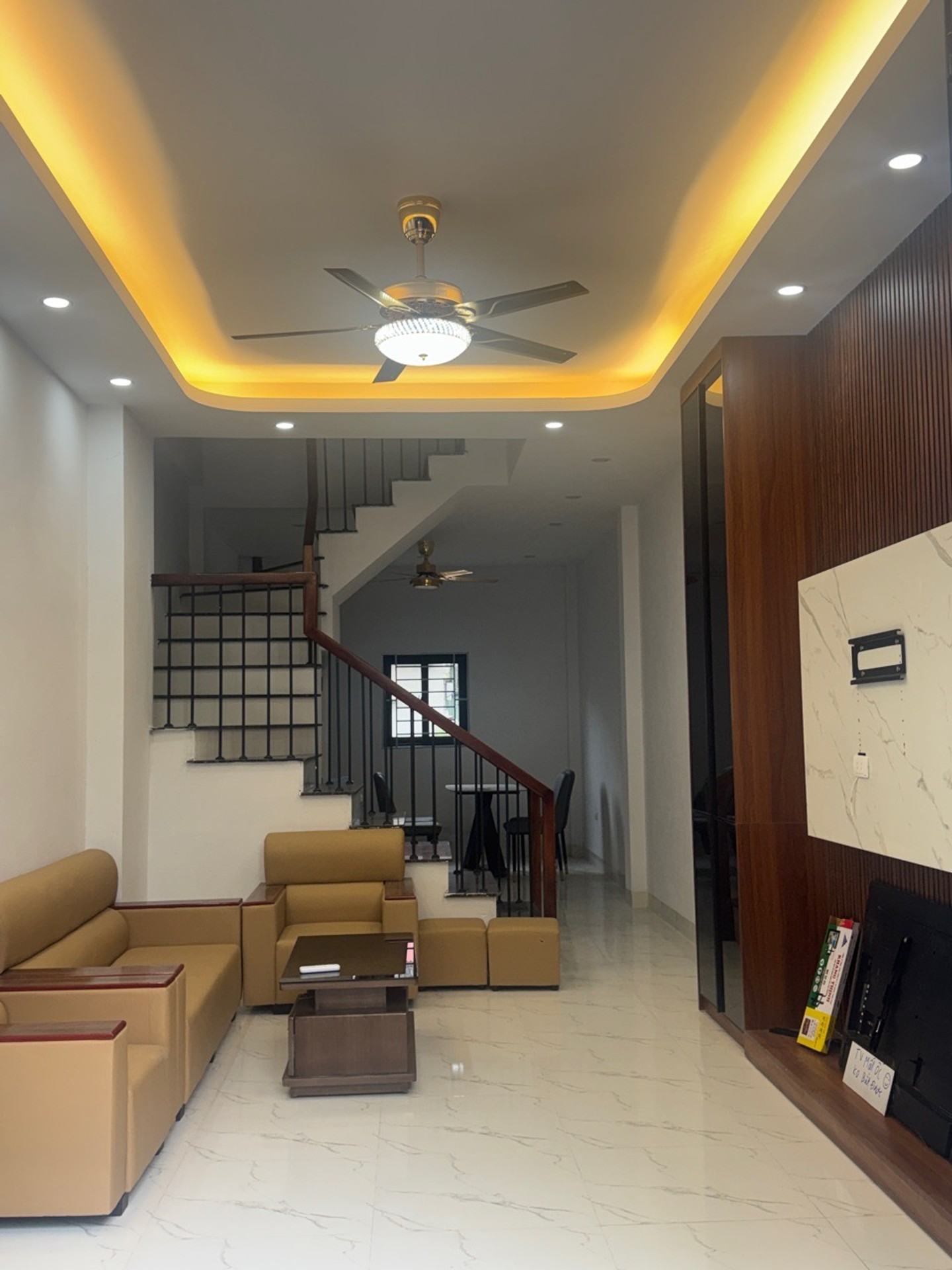 Nhà mới xây đẹp gần trường học trạm y tế