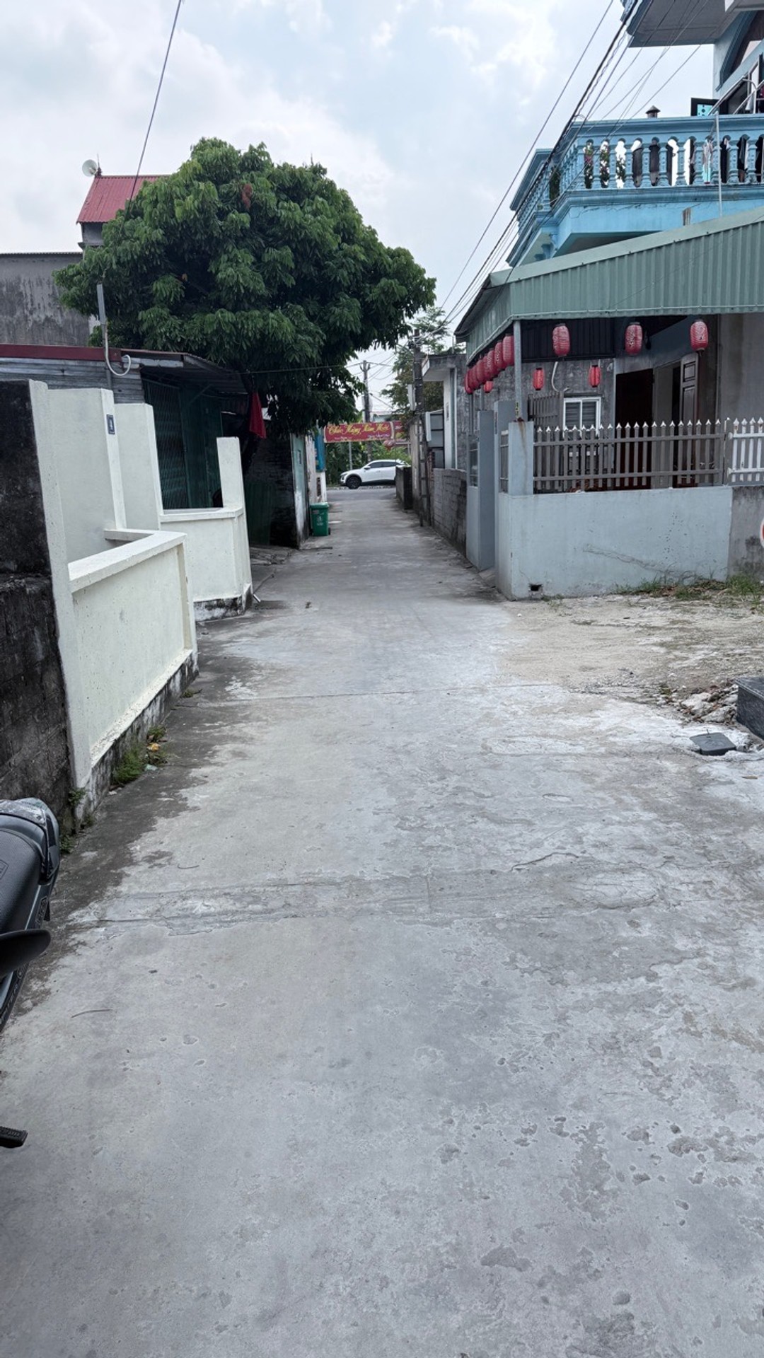 Nhà lô góc 3 tầng độc lập với ô tô ra vào thuận tiện tại Hồng Thái