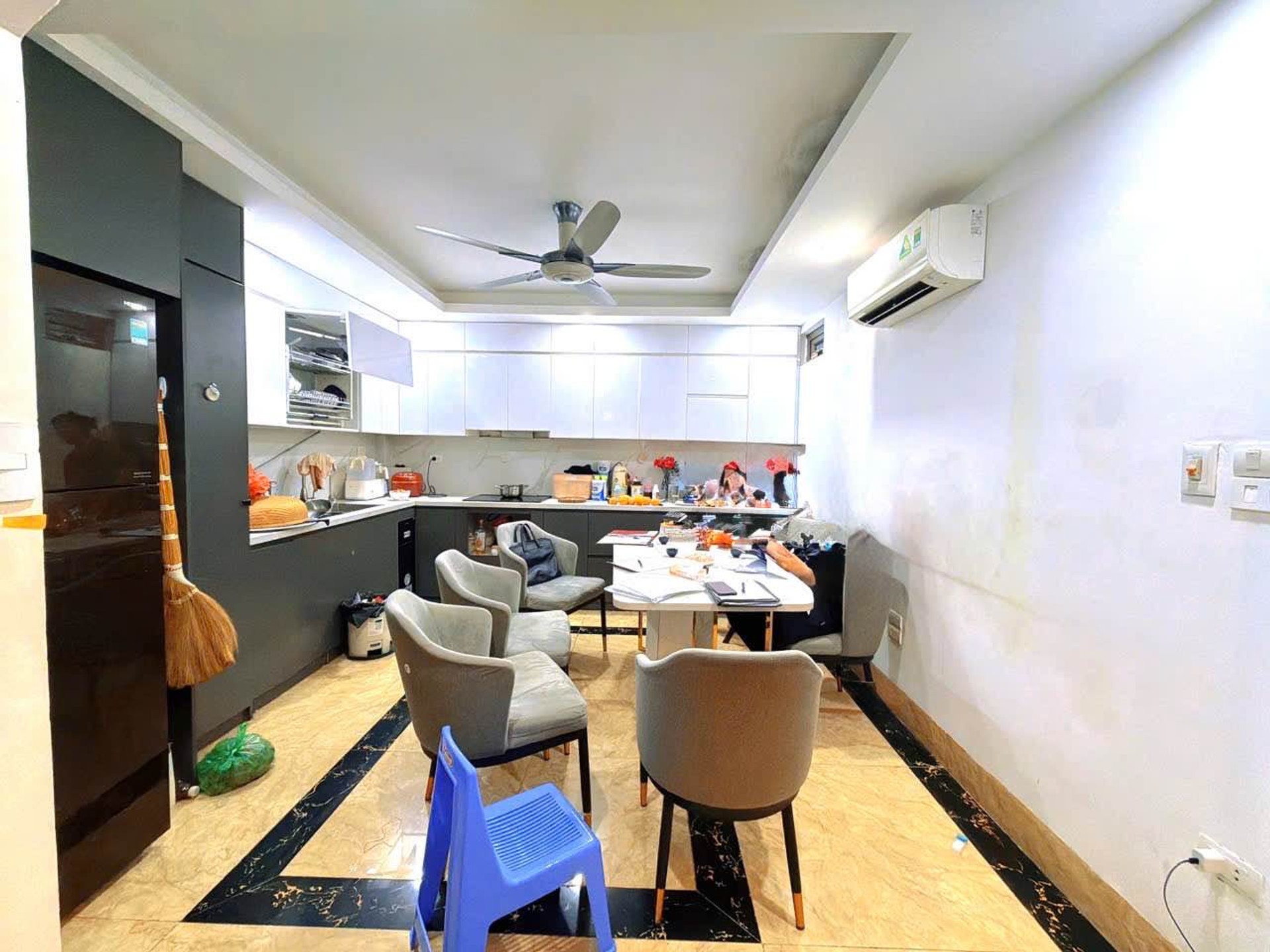 Cơ hội sở hữu nhà lô góc 6 tầng gần phố, thiết kế hiện đại, giá tốt tại hoàng mai