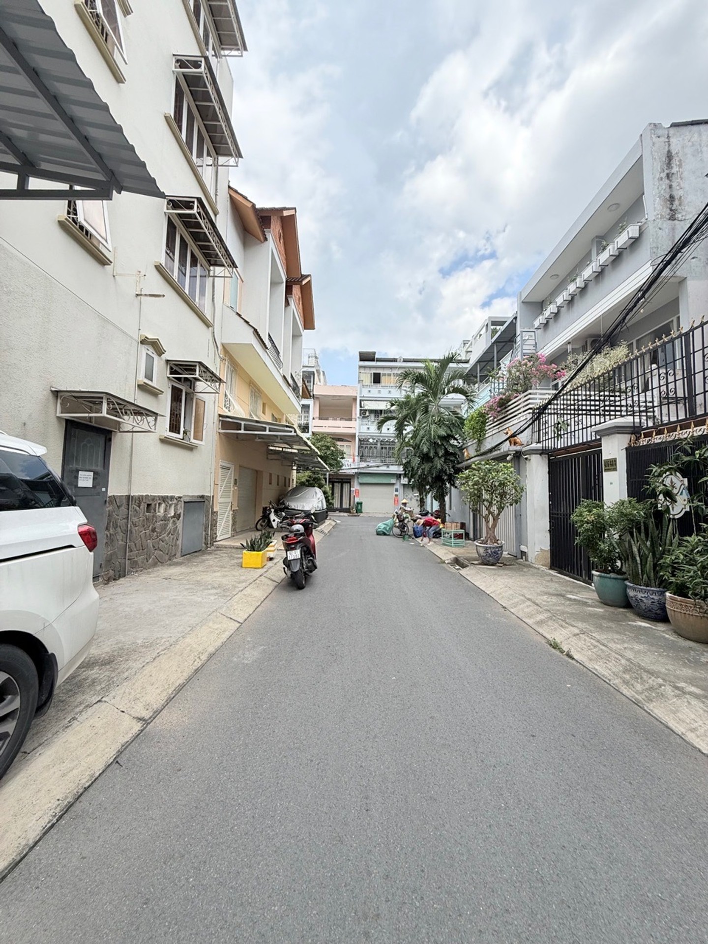Bán nhà riêng 3 tầng diện tích 128m² tại phường An Nhơn, Dương Quảng Hàm
