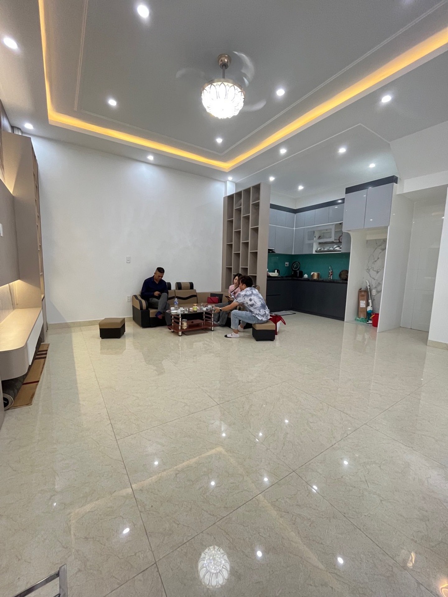 Nhà mới 4 tầng tiện nghi giữa lòng Gia Viên ô tô tránh giá chủ nhỉnh 4 đồng.