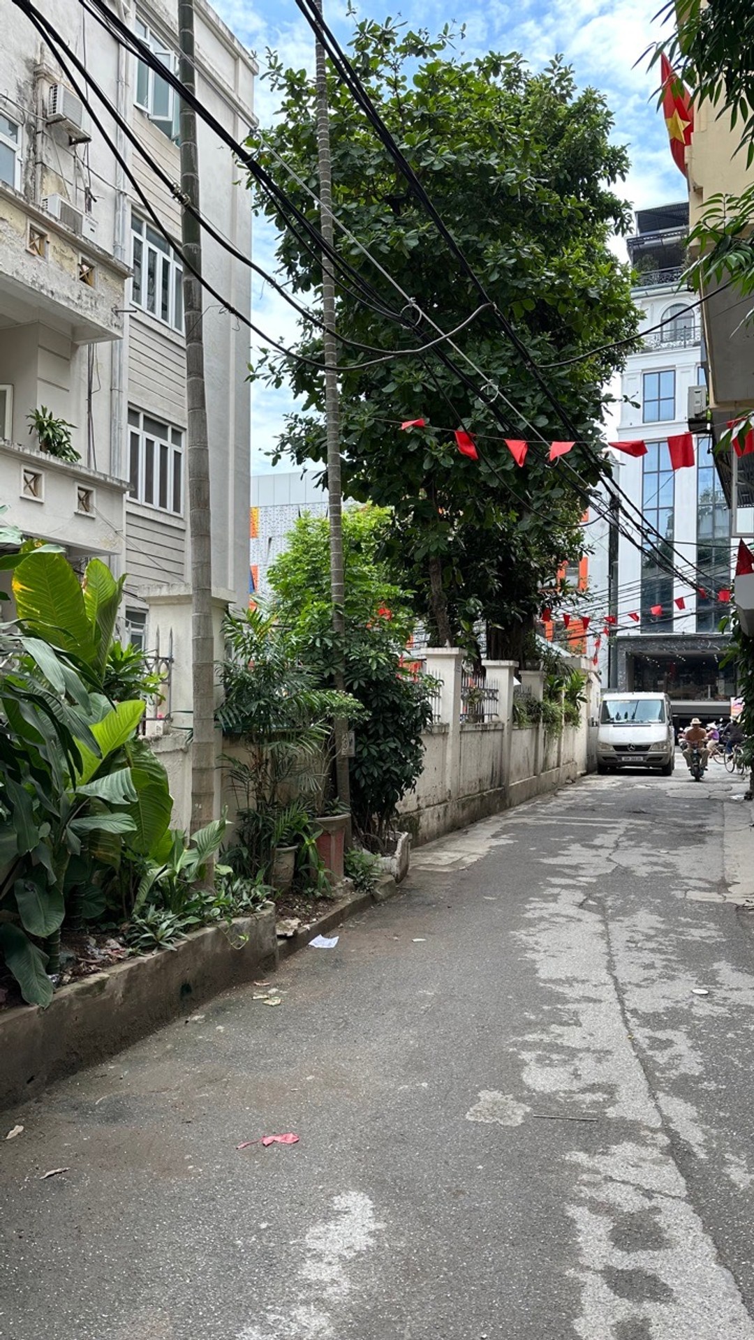 Bán nhà Tây Hồ Võng Thị dân xây 5tầng ô tô đỗ cổng.