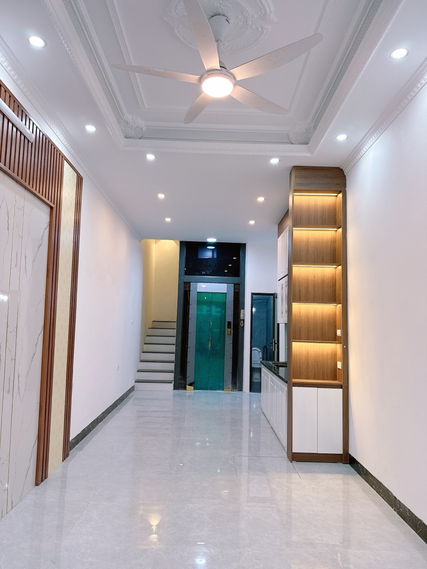 bán nhà Phố Hào Nam - 6 tầng - thang máy - nhà xây mới đẹp full nội thất ở ngay
