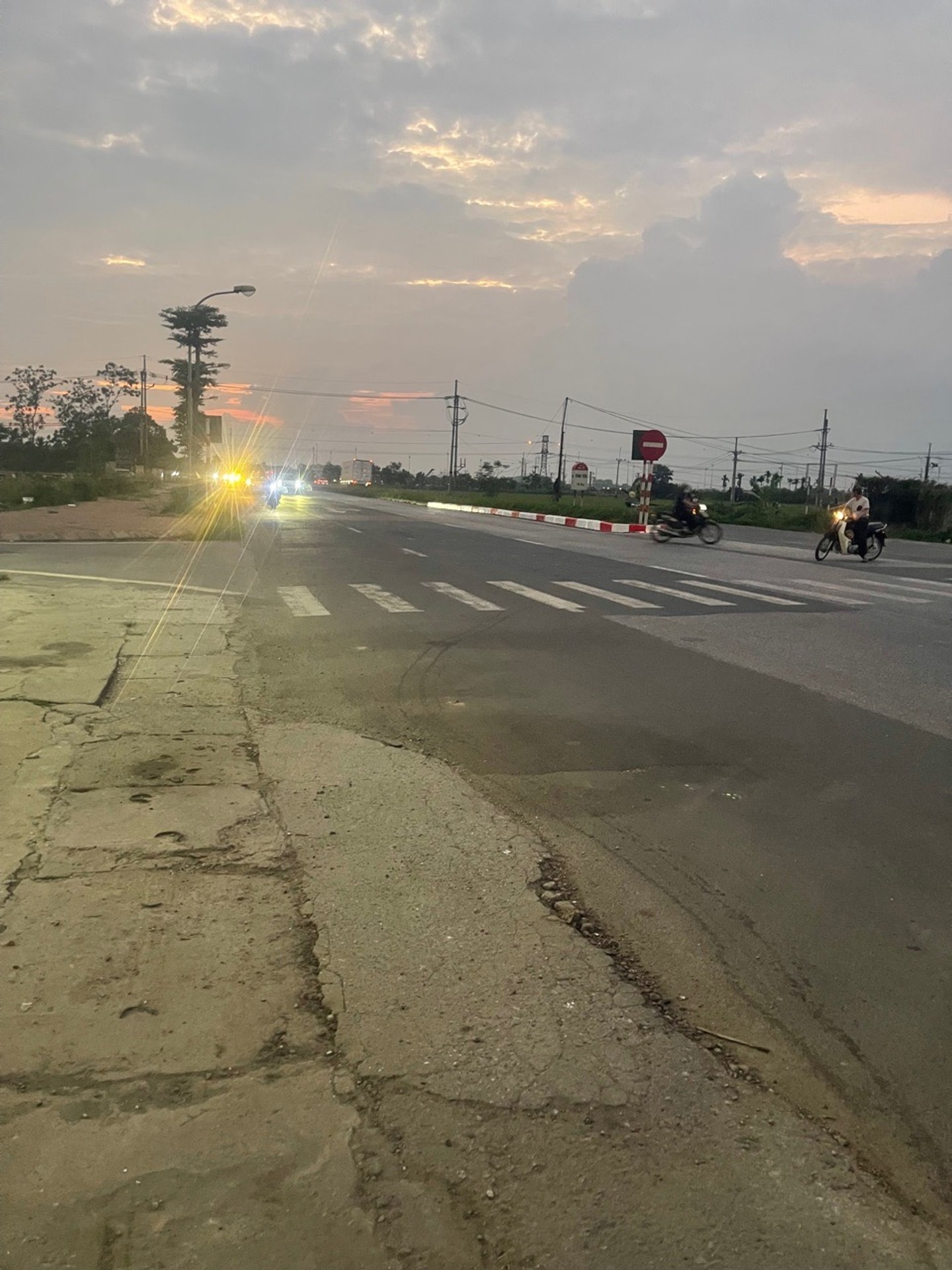 Nhà Mặt Phố Quốc Lộ 2 - Kinh Doanh Đỉnh Cao, 2 Mặt Thoáng