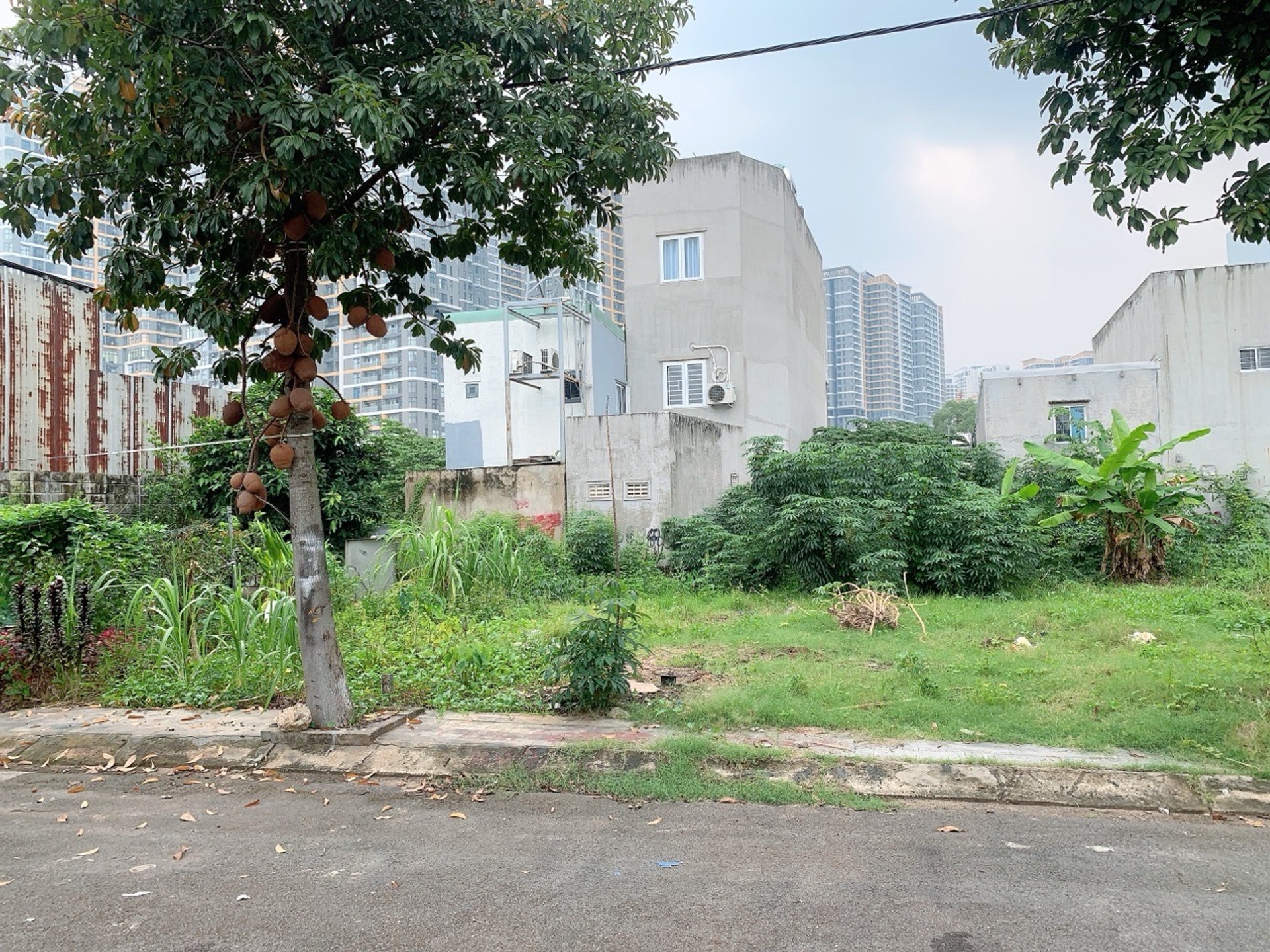 LÔ ĐẤT ĐẸP NGAY VINHOMES GRAND PARK QUẬN KHU PHÂN LÔ ĐƯỜNG 8M
(4.1x12.5) 51M2 CHỈ 3.3 Tỷ