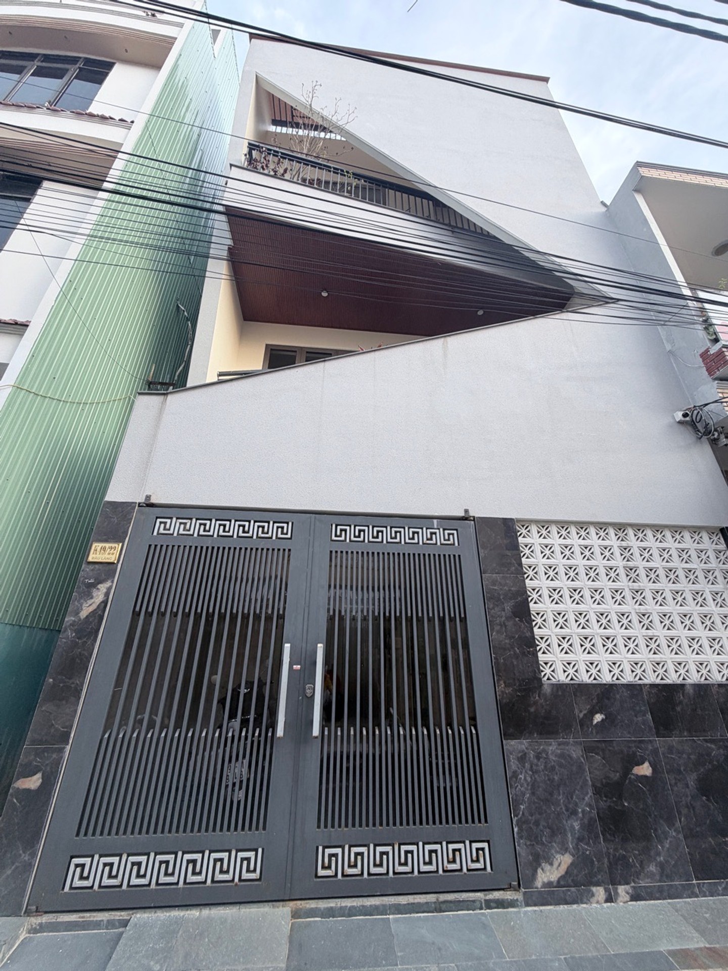 Bán nhà mặt phố tại địa phương, diện tích 103m², giá 11,2 tỷ đồng