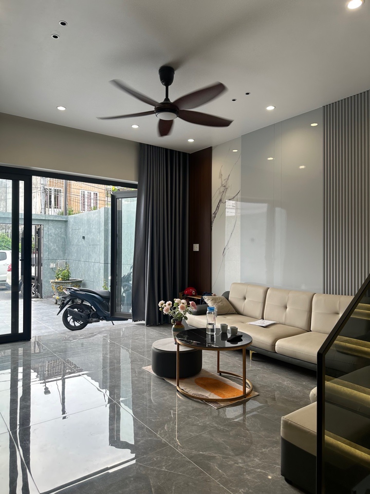 Bán nhà phố 3 tầng xây mới kiên cố tại An Dương với mặt tiền 4.5m