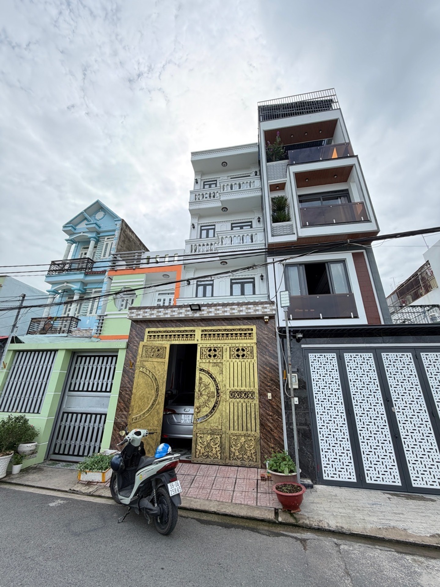 Bán nhà 4 tầng mặt tiền 4m tại Hiệp Thành, Quận 12