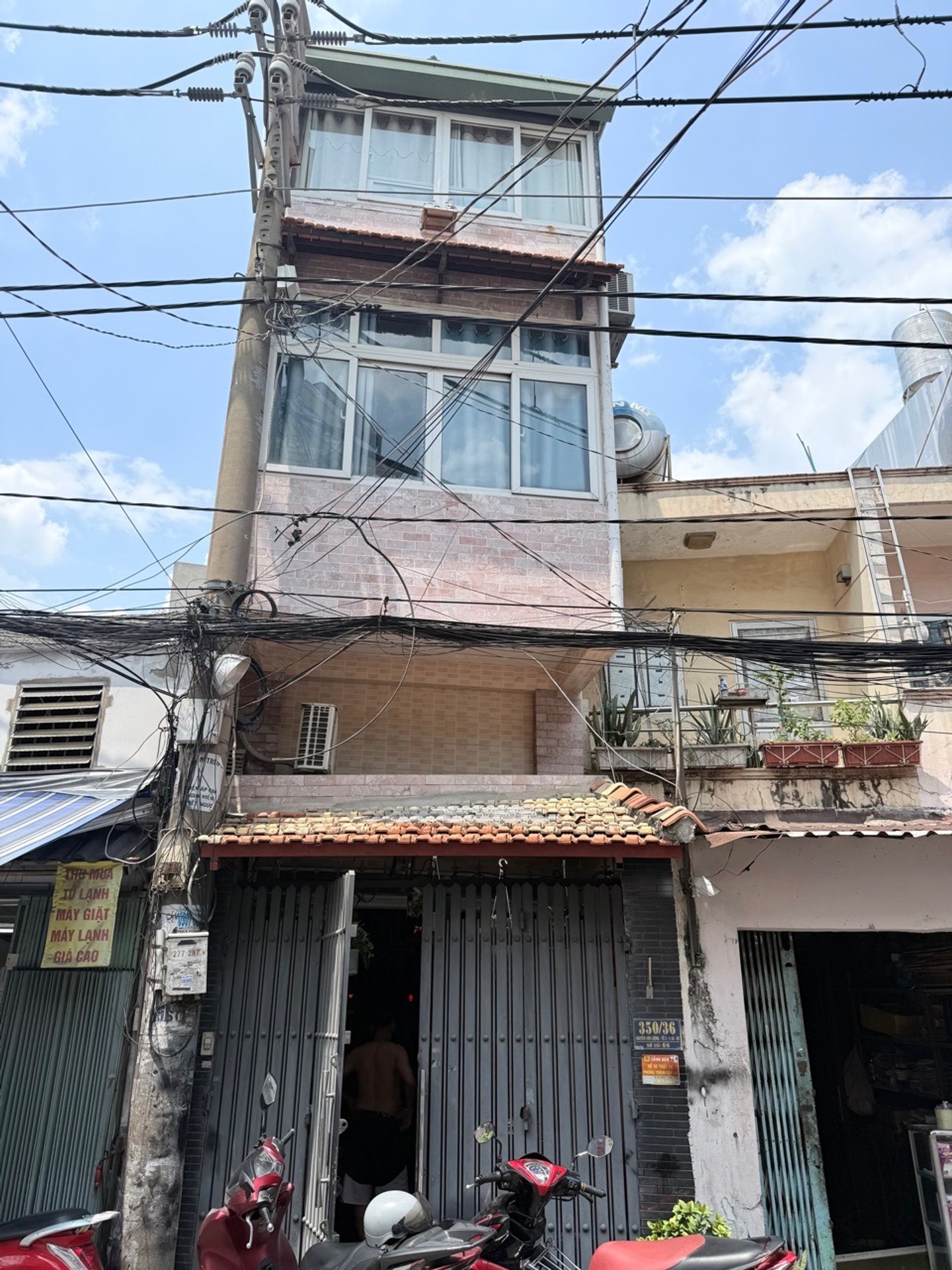 Nhà đẹp hẻm xe hơi tại An Hội Đông, sẵn sàng dọn vào ở ngay