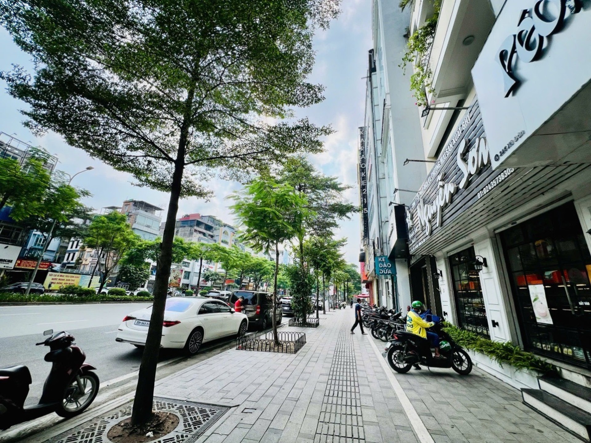 BÁN NHÀ MẶT PHỐ XÃ ĐÀN - ĐƯỜNG RỘNG 40M - Ô TÔ DỪNG ĐỖ VỈA HÈ ĐÁ BÓNG - QH ỔN ĐỊNH SẴN DÒNG TIỀN.