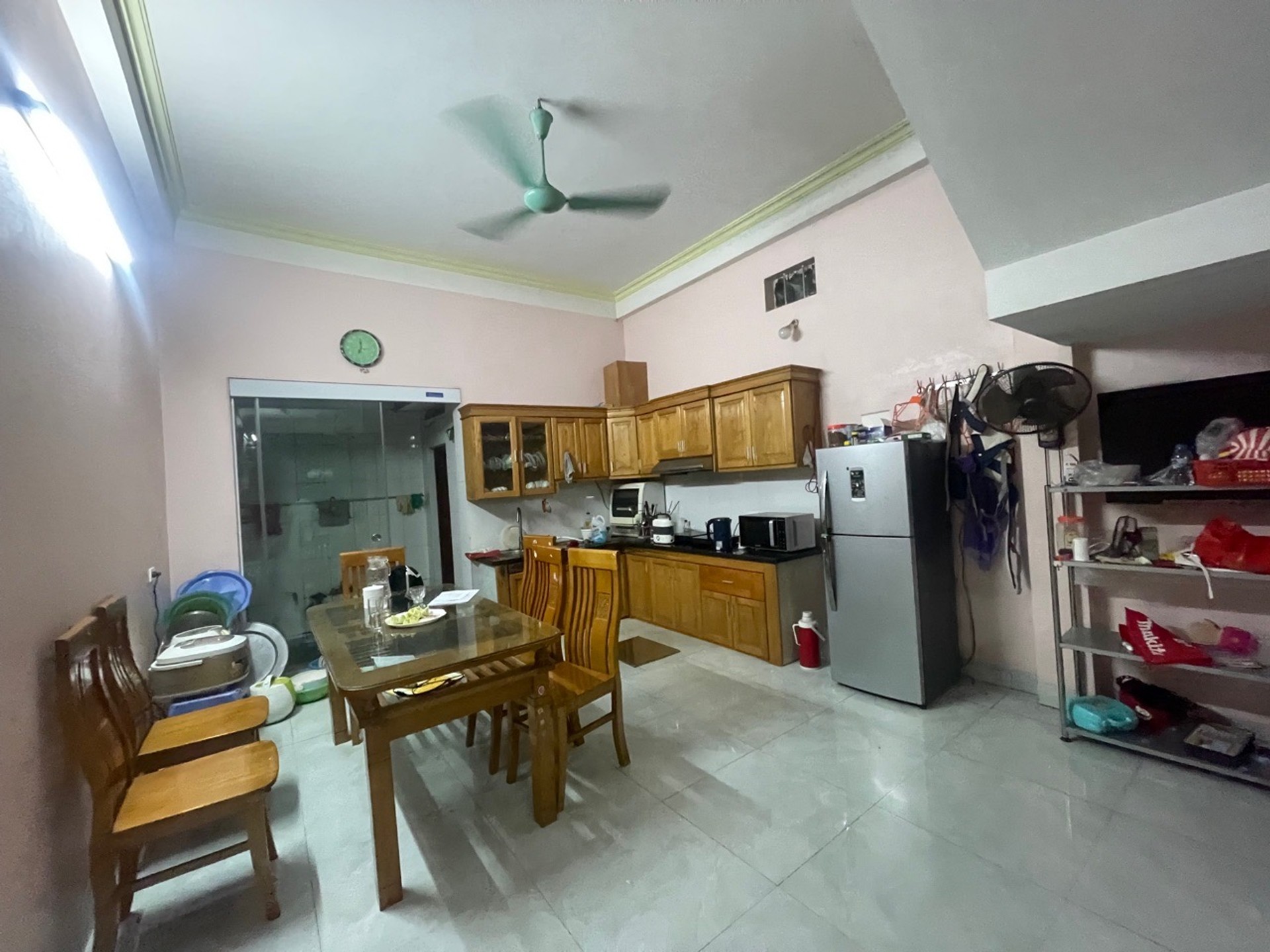 Nhà mặt phố Uy Nỗ 3 tầng rộng rãi, kinh doanh sầm uất Đông Anh, ô tô tránh view nhà văn hoá