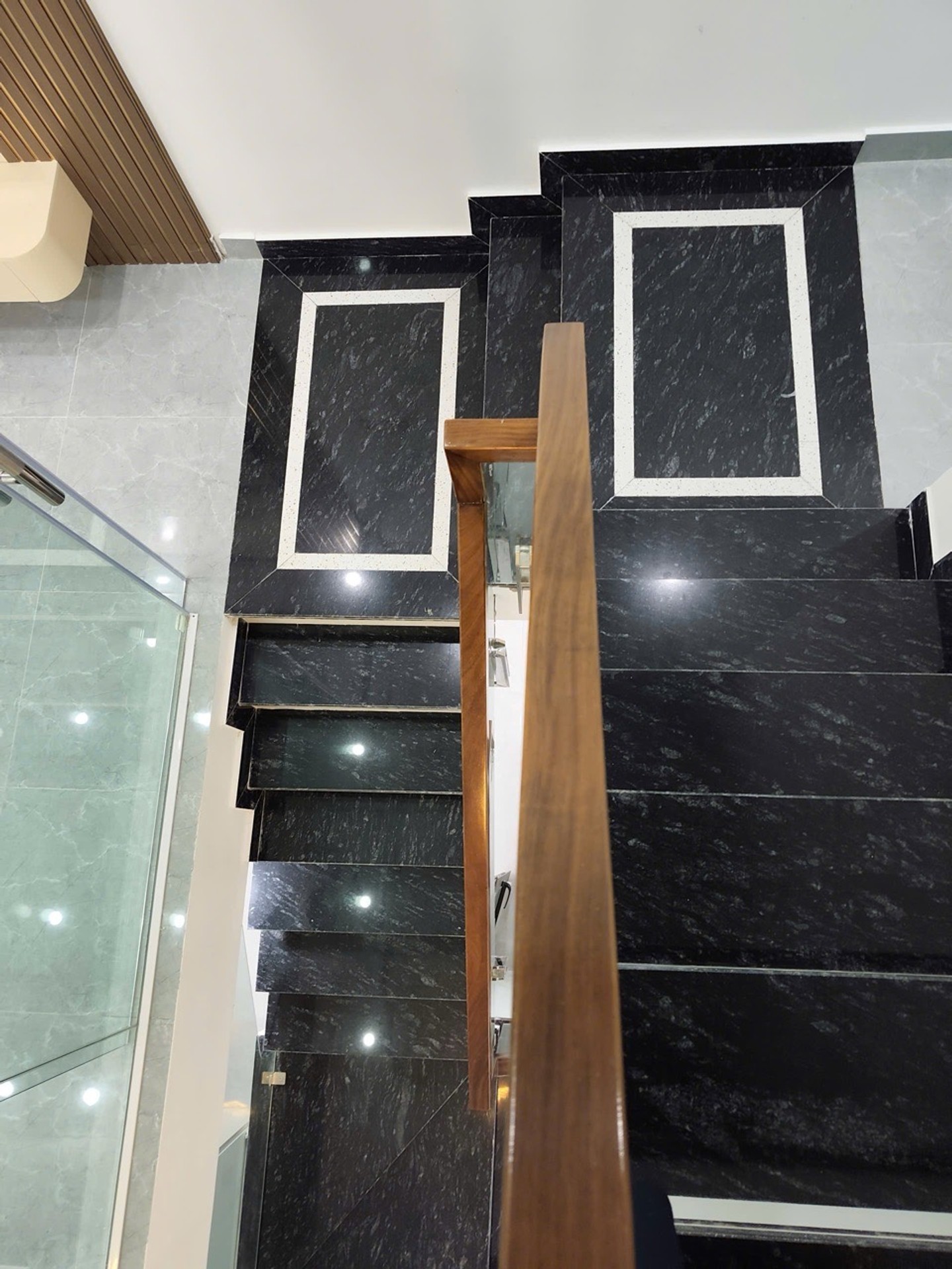 Bán nhà riêng 4 tầng tại phường Hàng Kênh, diện tích 52m², pháp lý rõ ràng