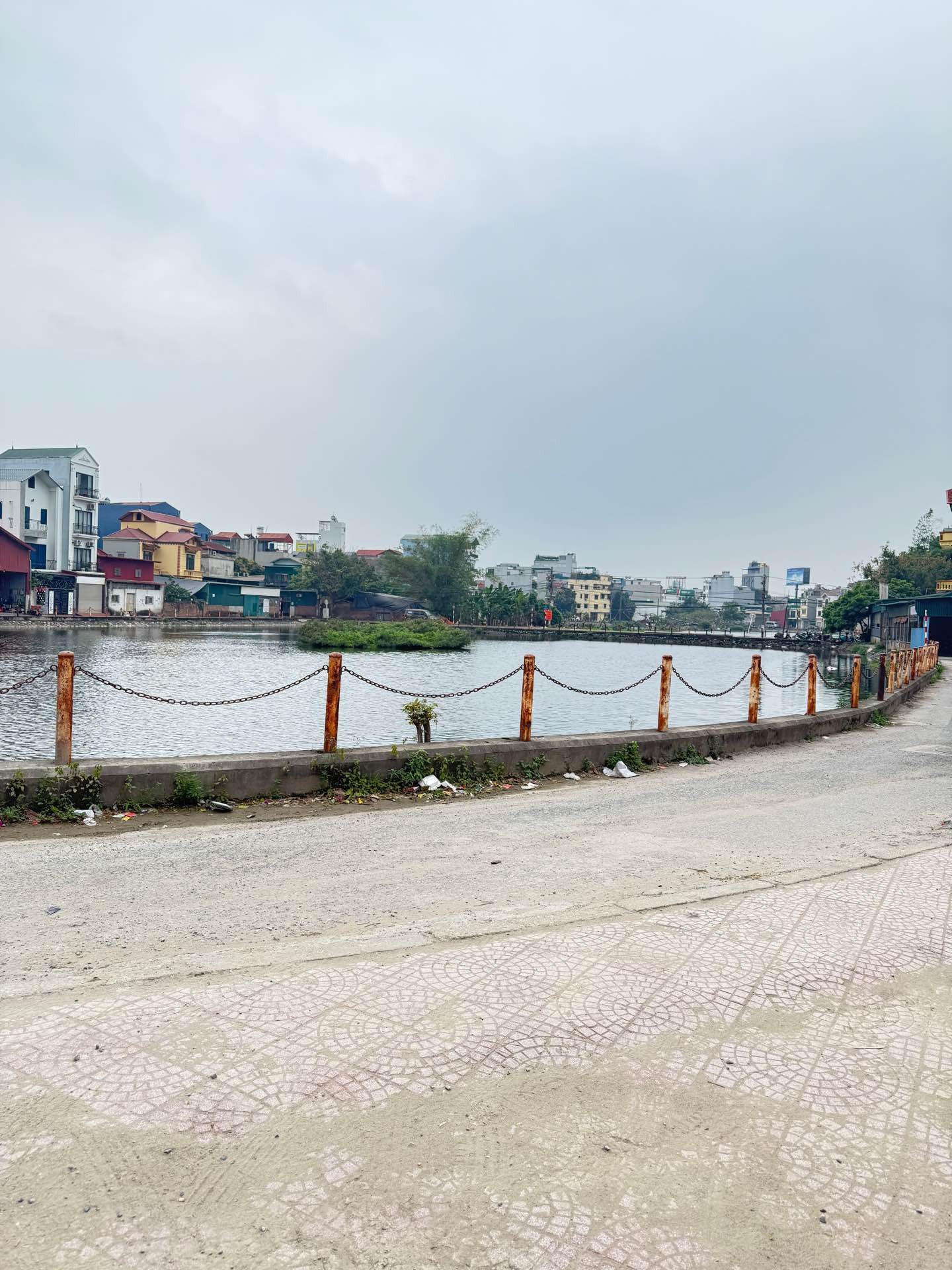 Nhà lô góc 6 tầng gần hồ, có Gara thang máy, ngõ ô tô tránh