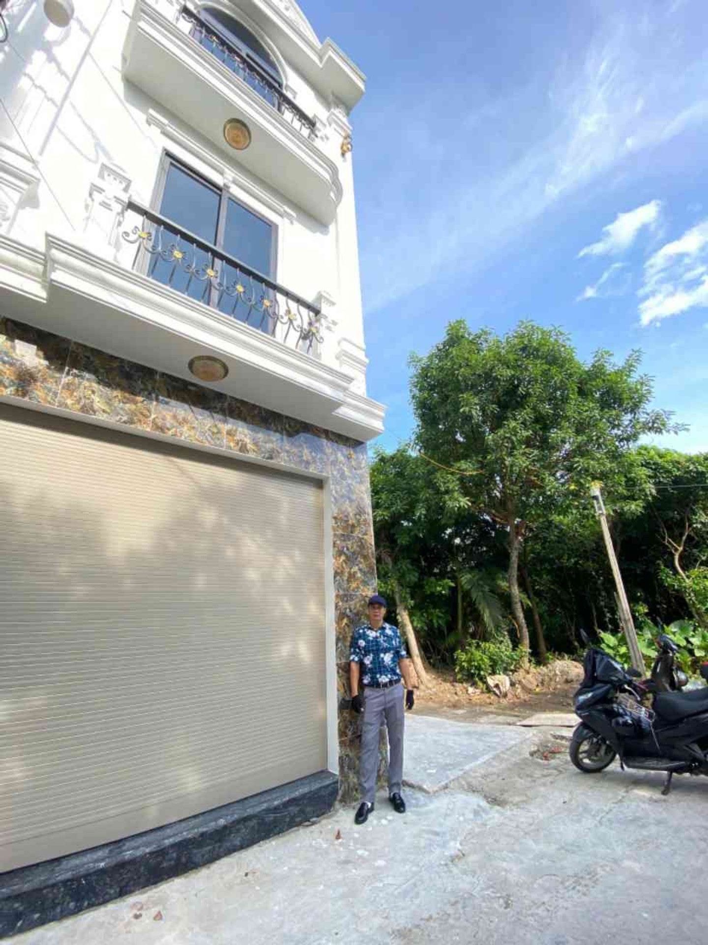 Nhà lô góc đẹp tại trung tâm thị trấn An Dương với thiết kế hiện đại
