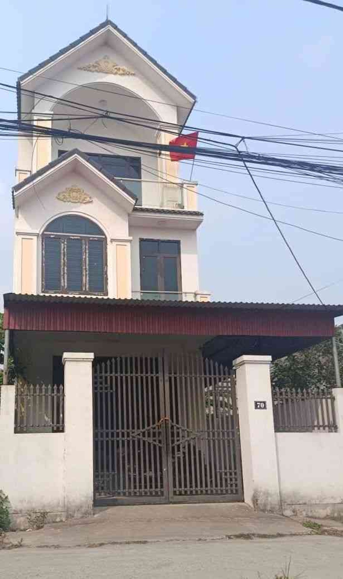 Nhà mặt phố Phùng Thị Trinh, Phù Liễn với thiết kế kiên cố và không gian rộng rãi